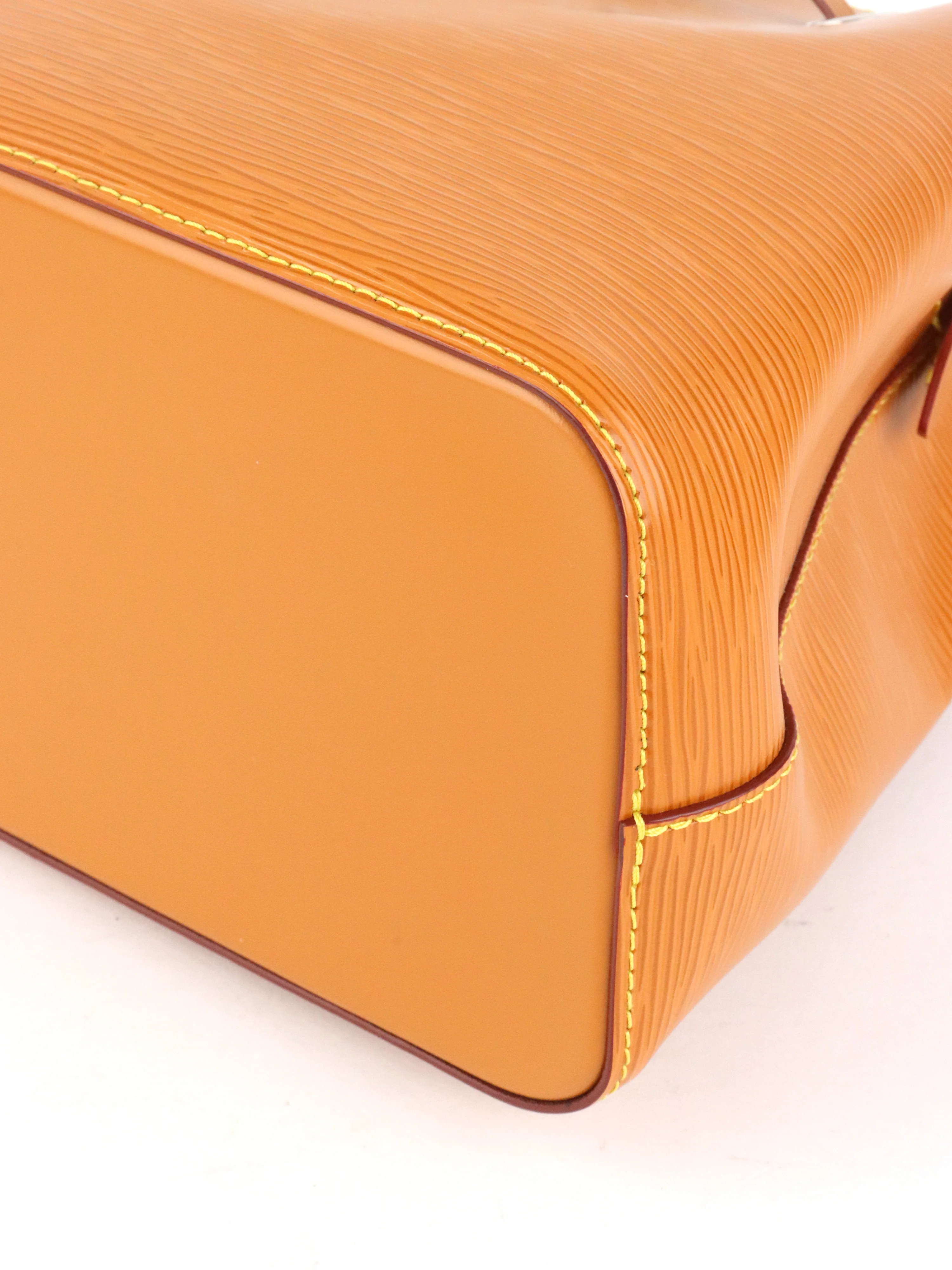 Louis Vuitton Gold Miel Néonoé BB Bag