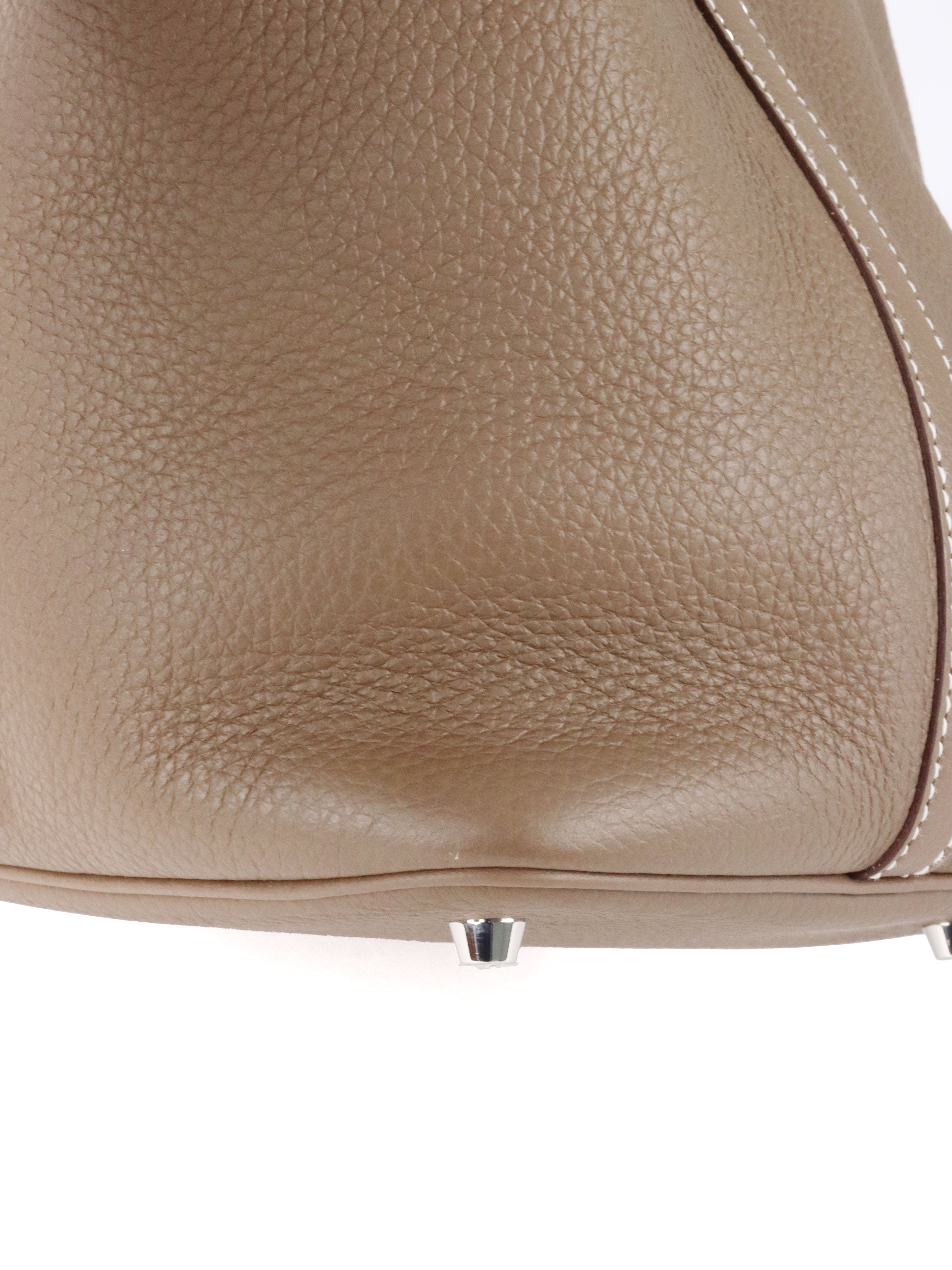 Hermes Etoupe Picotin 22 Bag