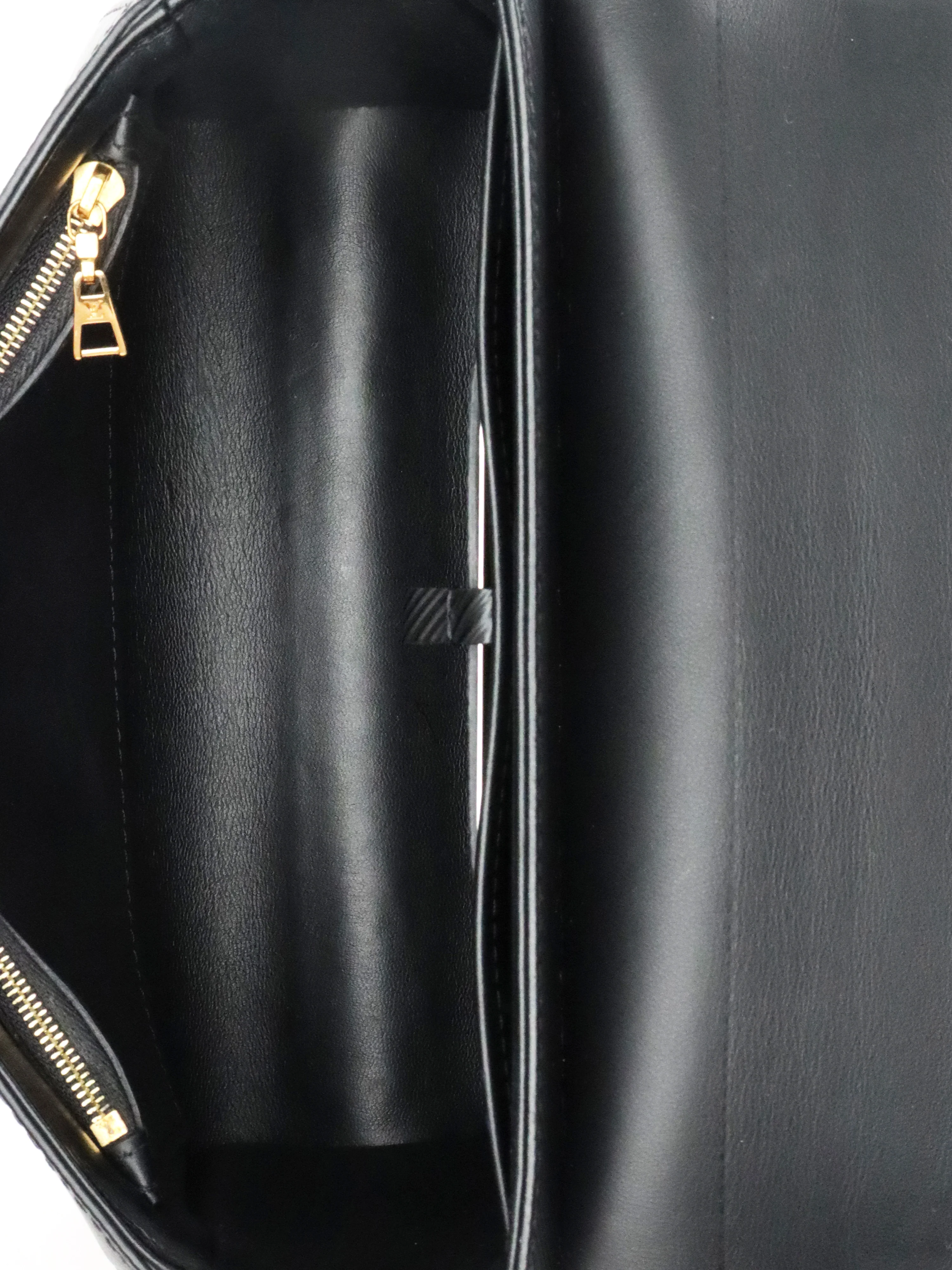 Louis Vuitton Black Epi Twist MM Chain Handle Bag