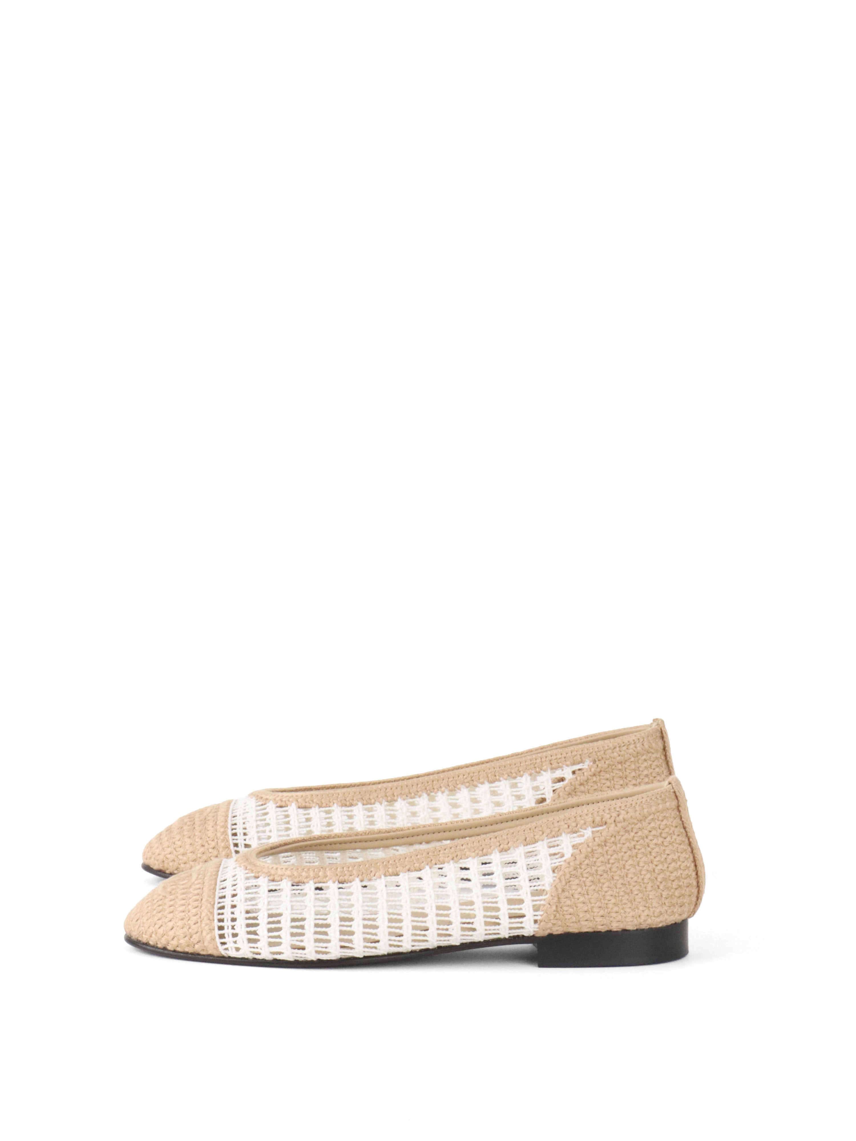 Chanel 25P Two Tone White  Beige Raffia Crochet Woven Ballerina Ballet