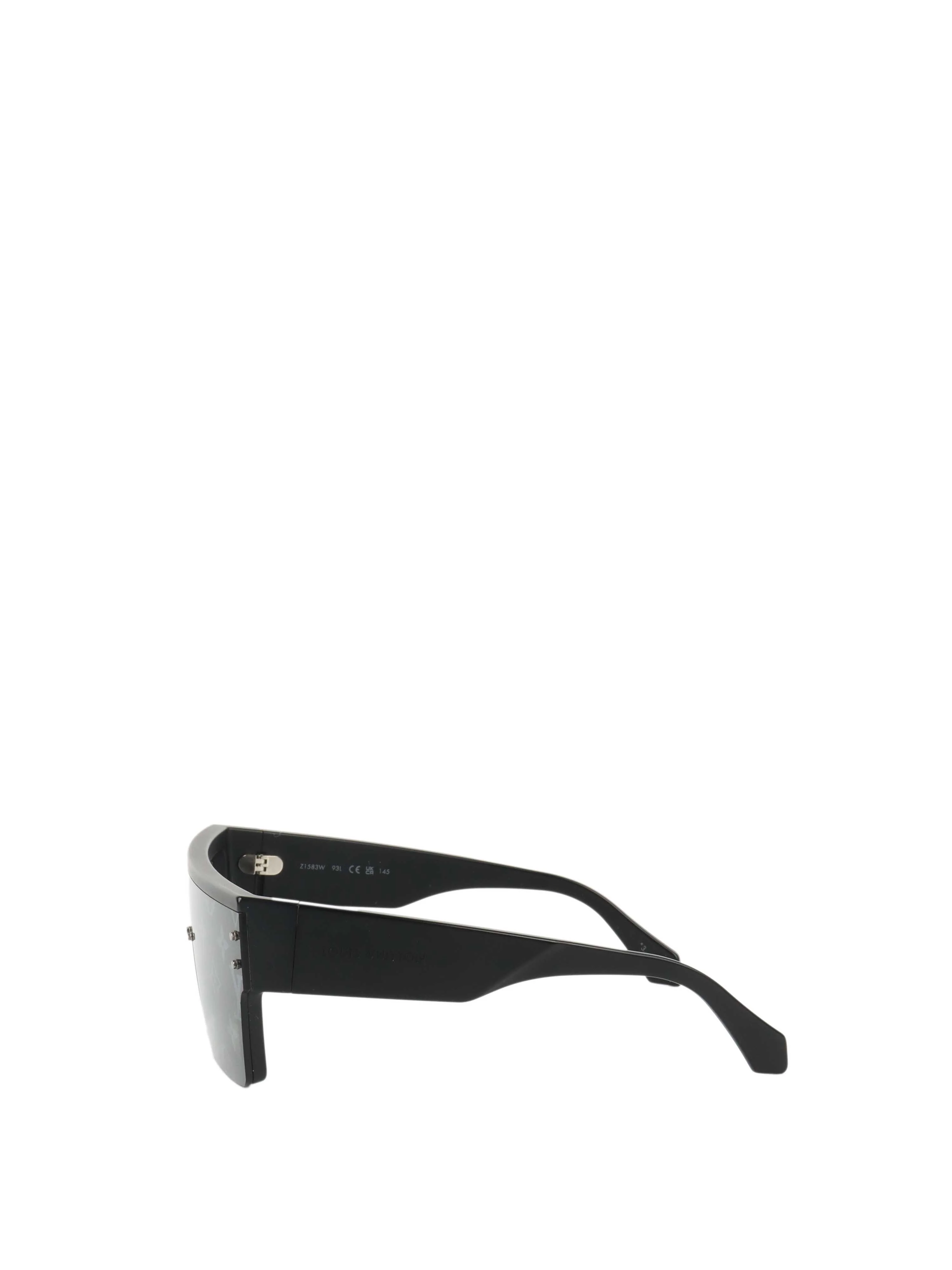 Louis Vuitton Waimea L Sunglasses.