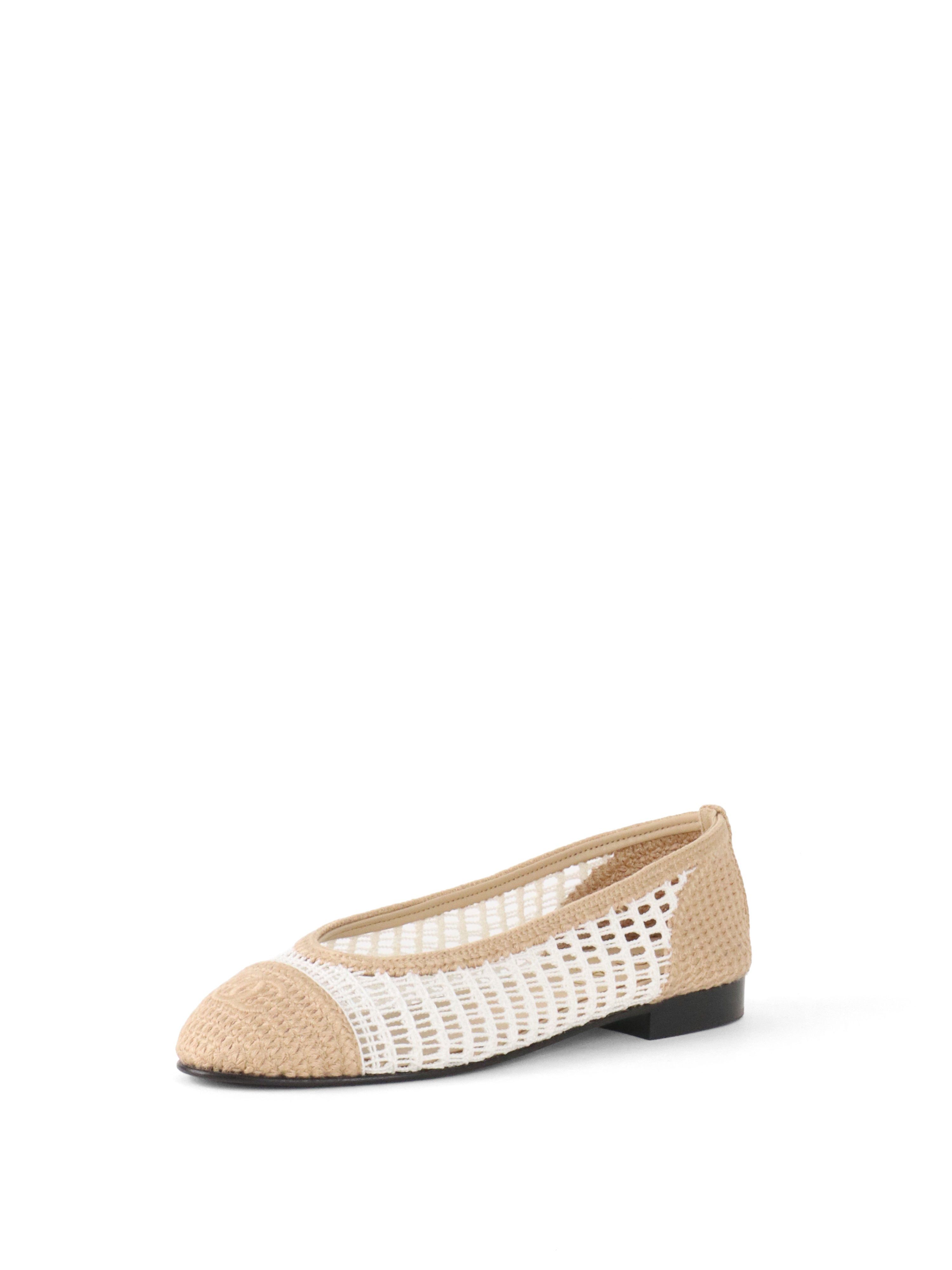 Chanel 25P Two Tone White  Beige Raffia Crochet Woven Ballerina Ballet