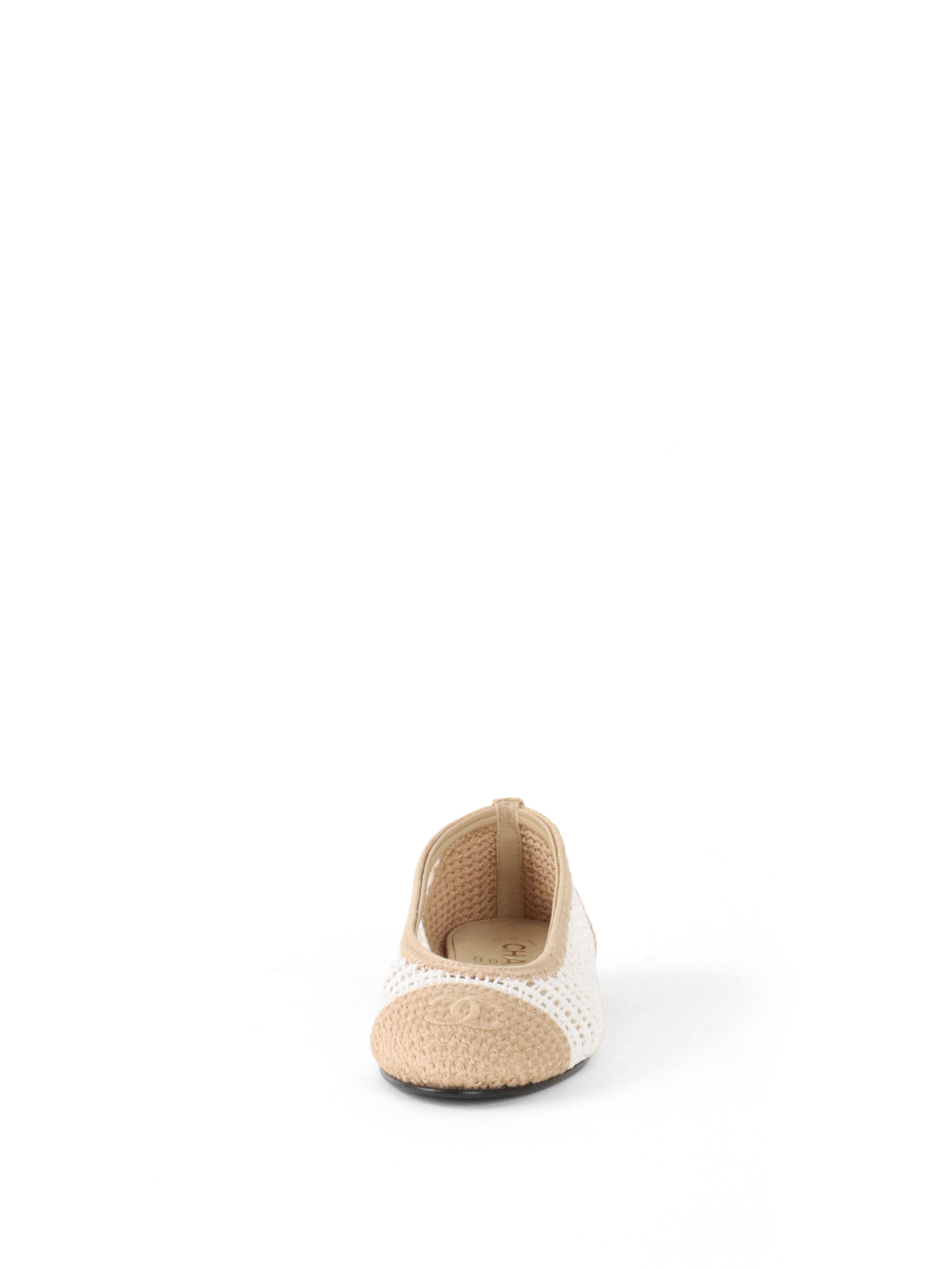 Chanel 25P Two Tone White  Beige Raffia Crochet Woven Ballerina Ballet