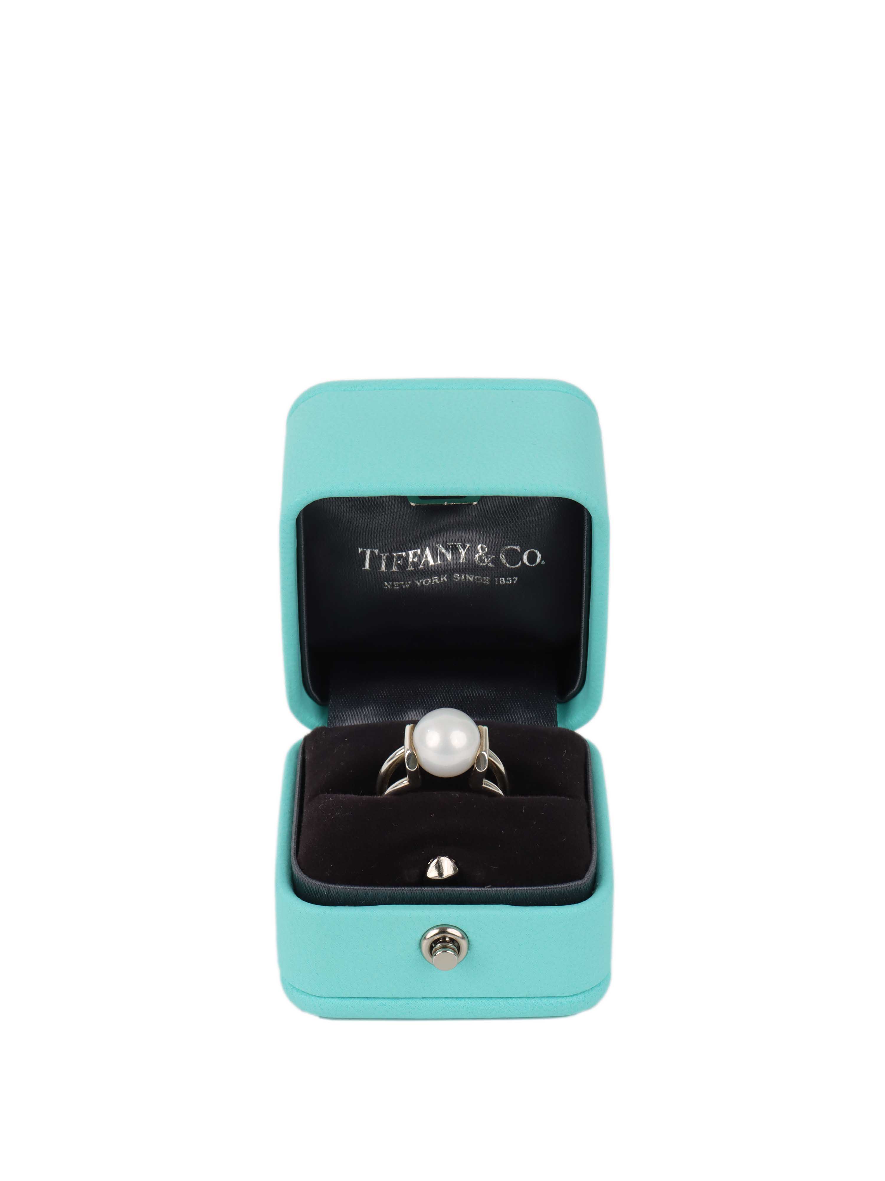 Tiffany  Co. HardWear Fresh Water Pearl Ring.