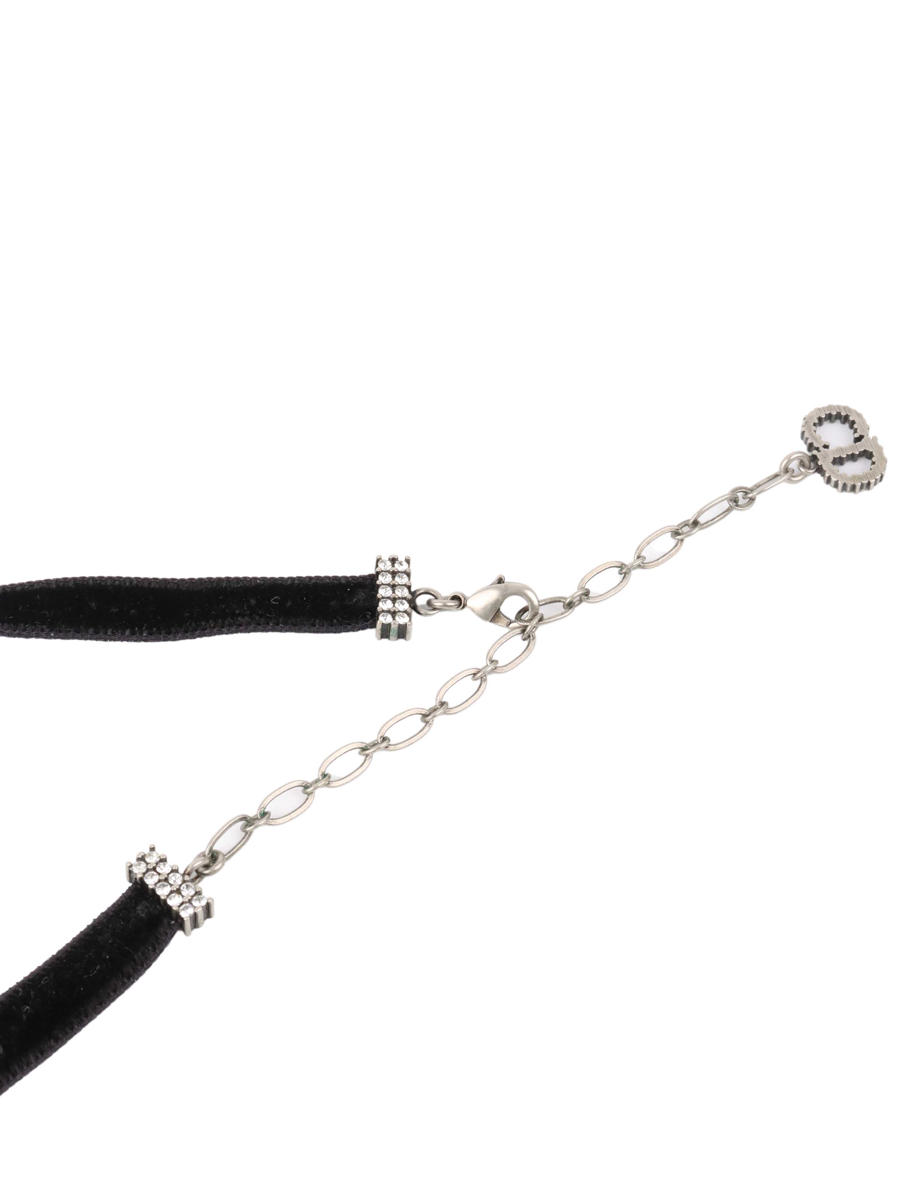 Dior Black Velvet J
Adior Choker.