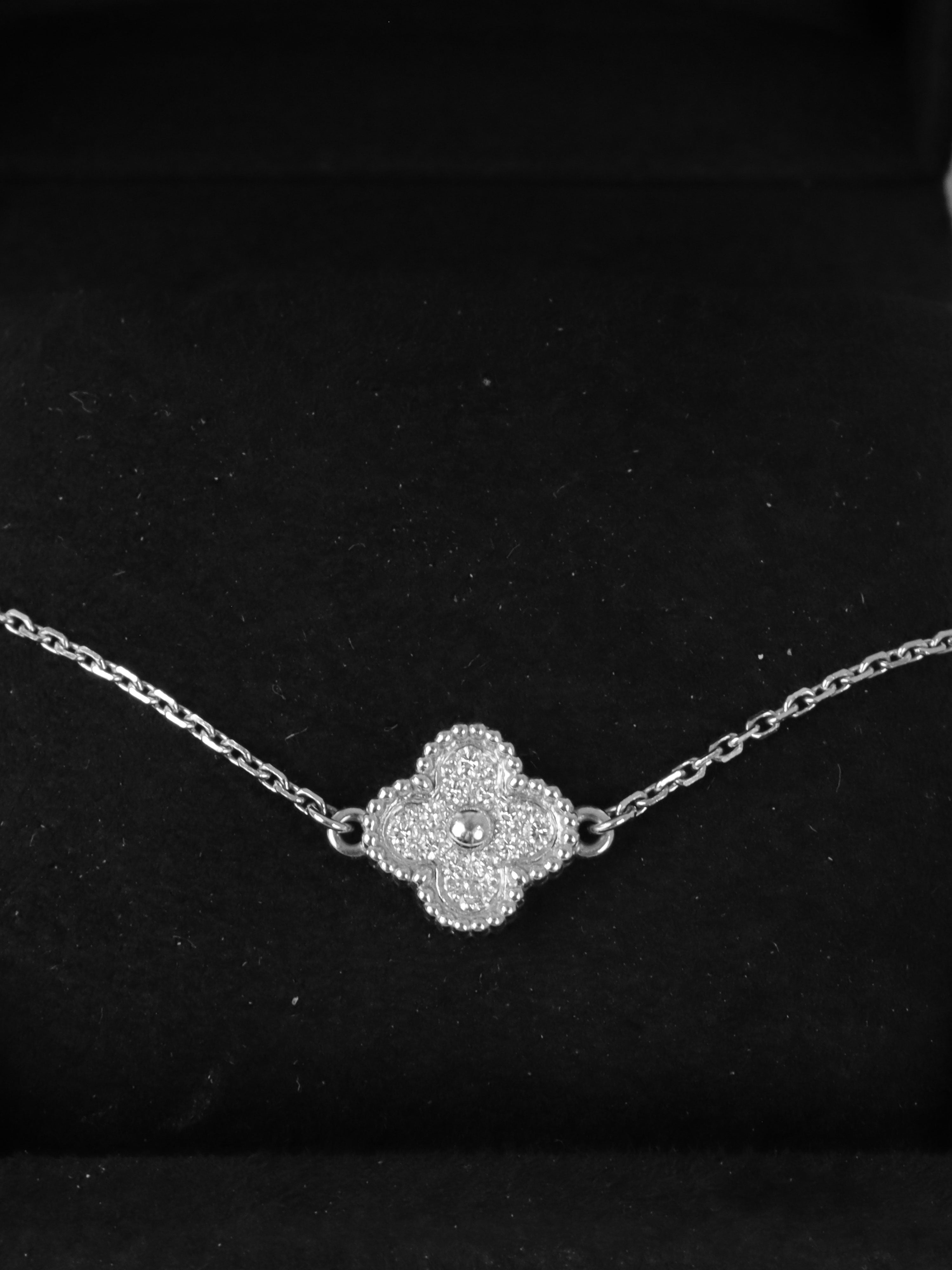 Van Cleef  Arpels Diamond Sweet Alhambra bracelet, 1 motif