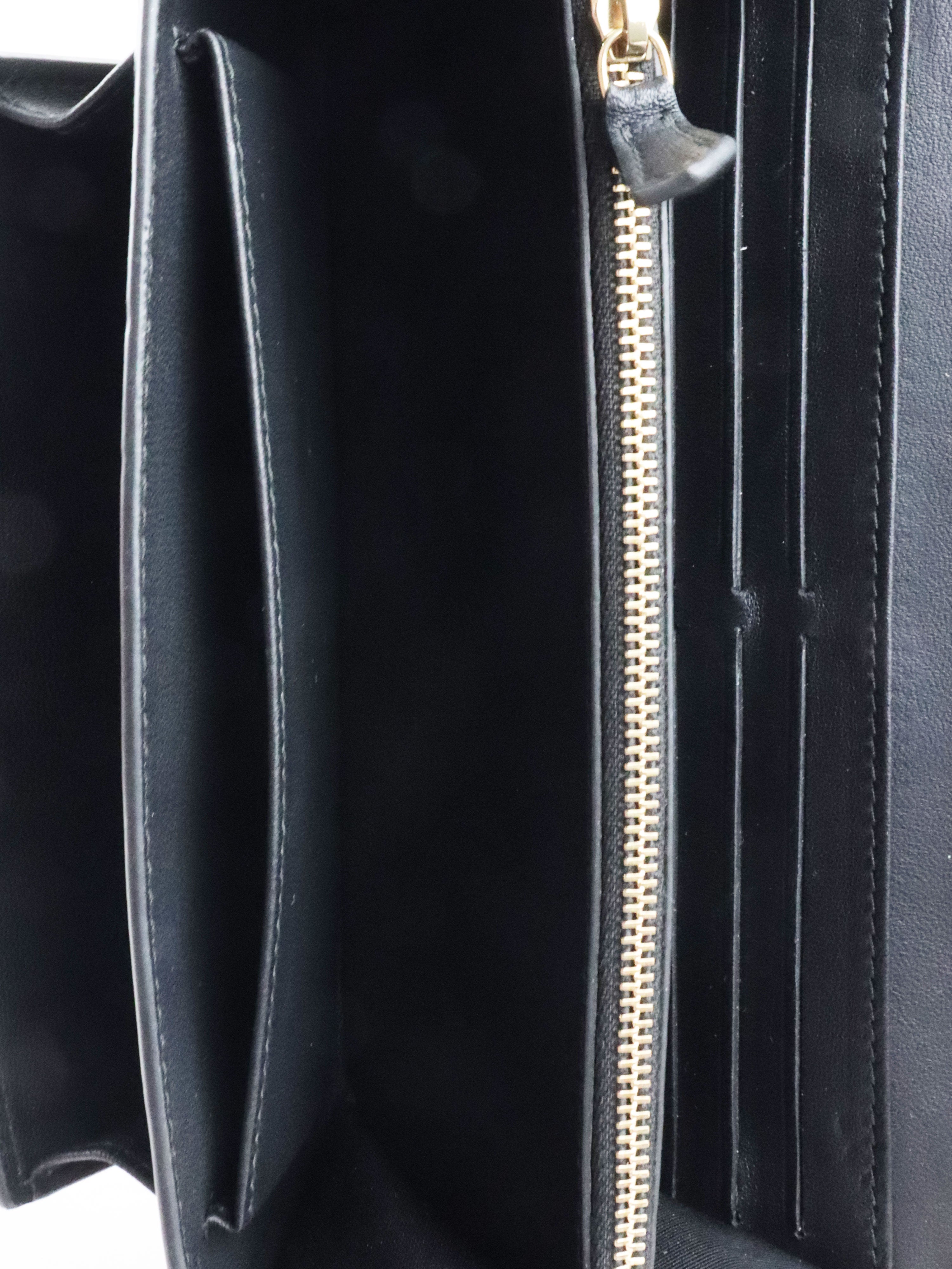 Alexander McQueen Studs  Skull Chain Clutch