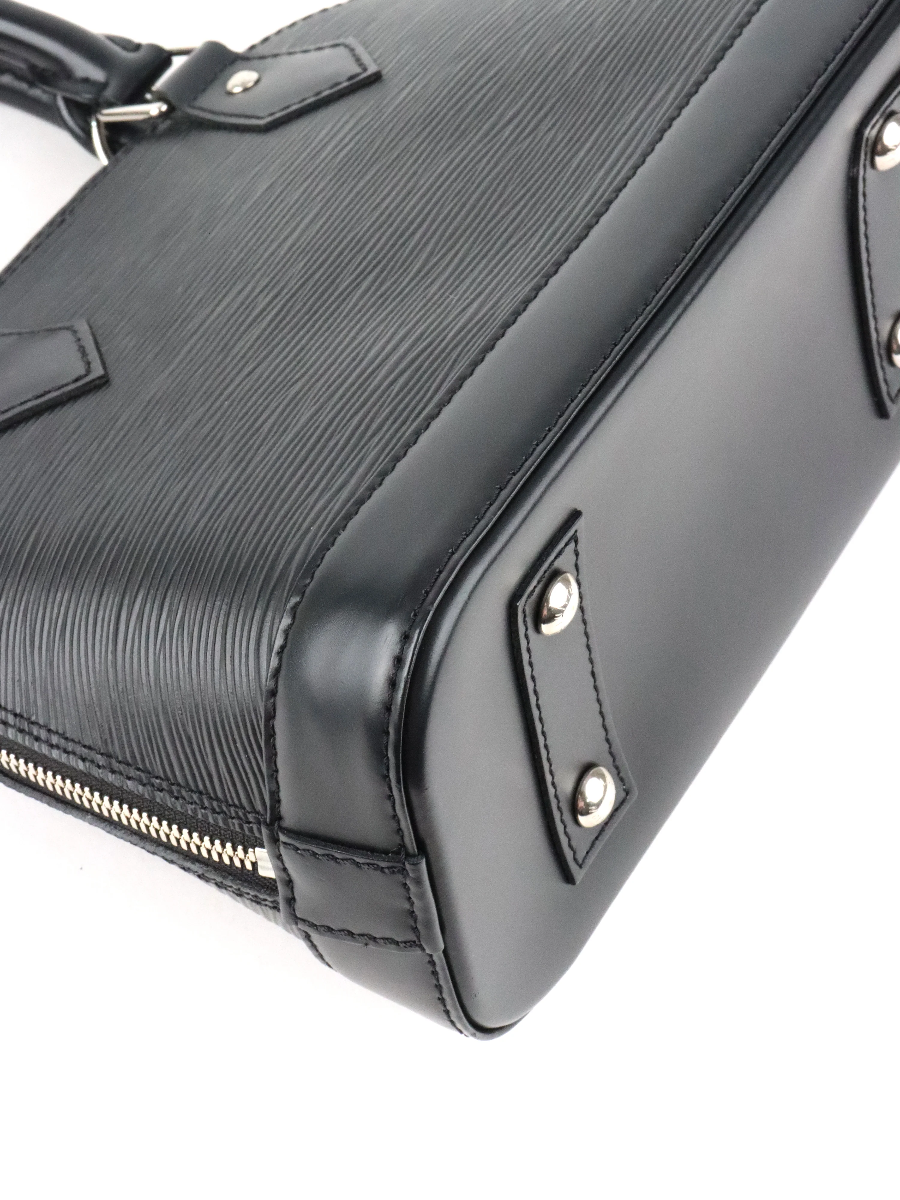 Louis Vuitton Black Epi Alma BB SHW
