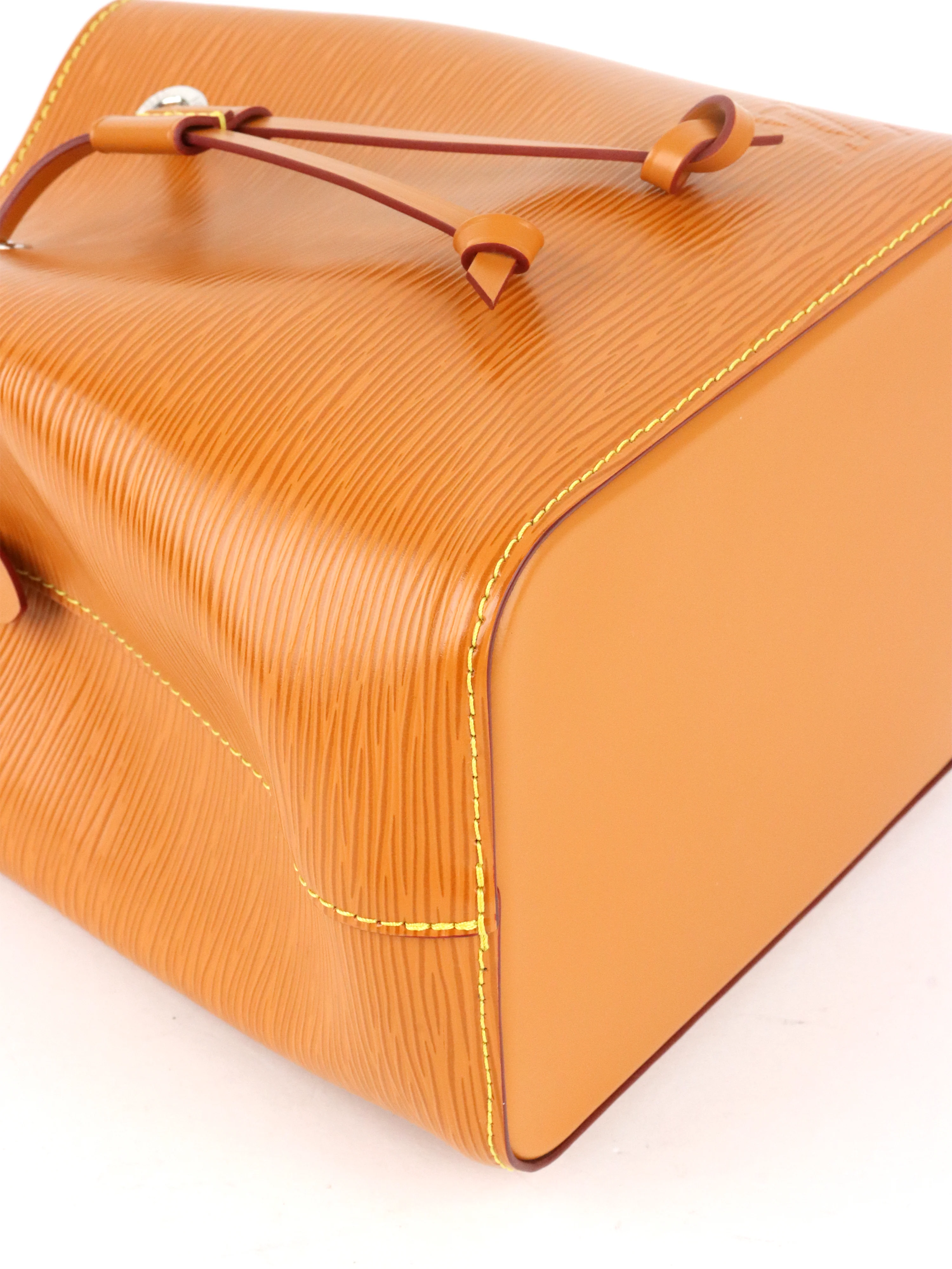 Louis Vuitton Gold Miel Néonoé BB Bag
