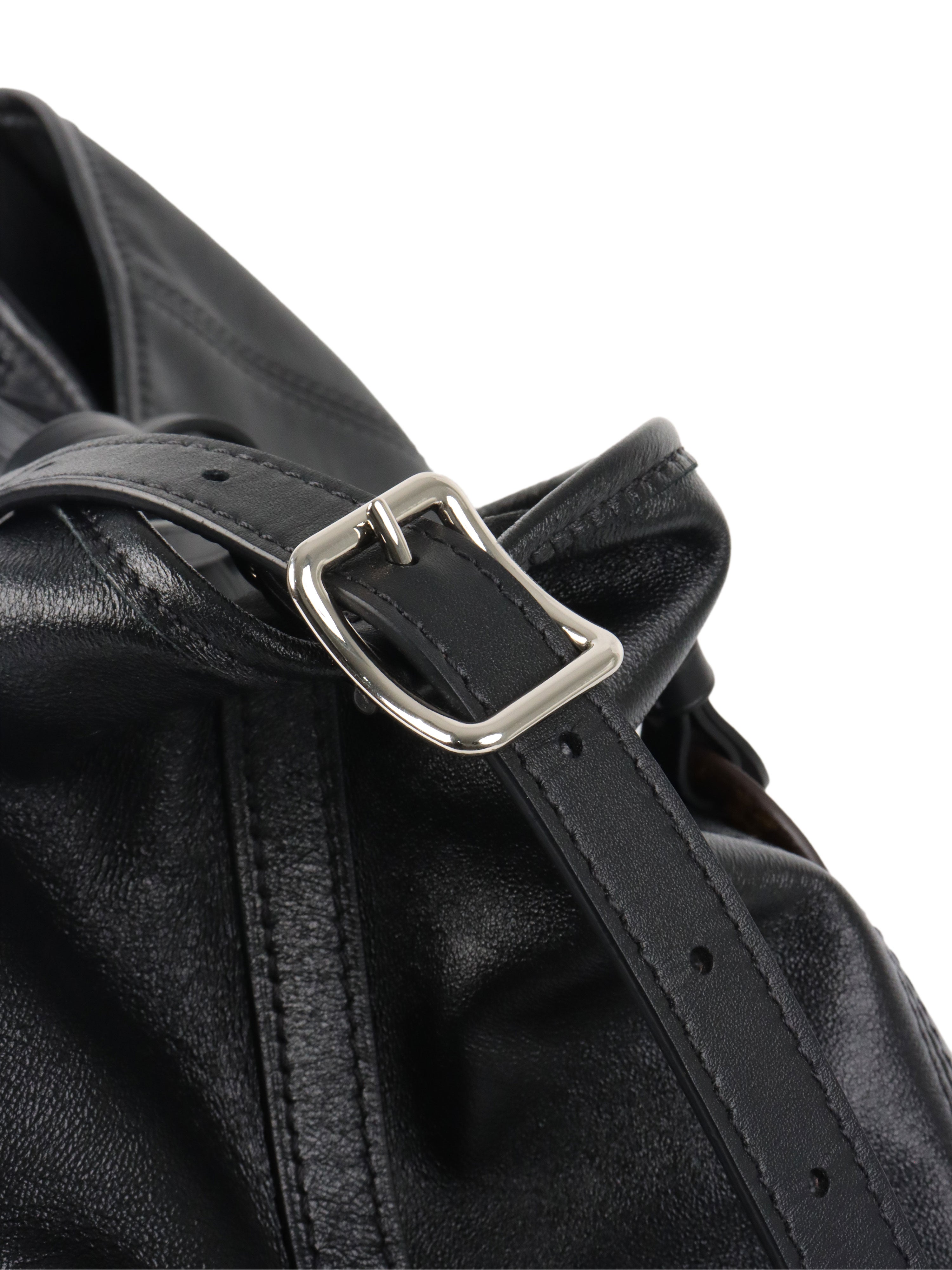 Louis  Vuitton Noir CarryAll Vibe MM.