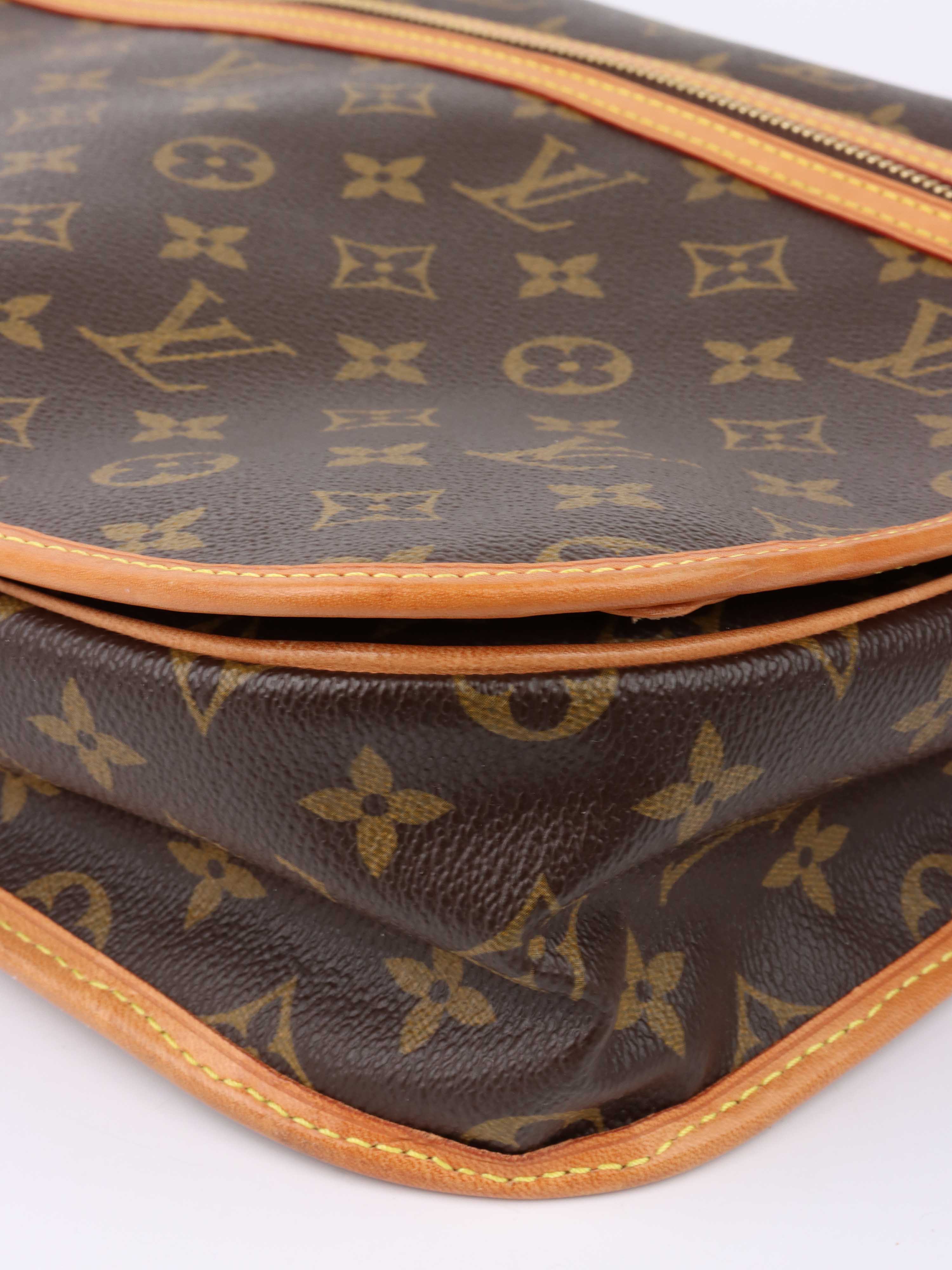 Louis Vuitton Monogram Messenger Bag.