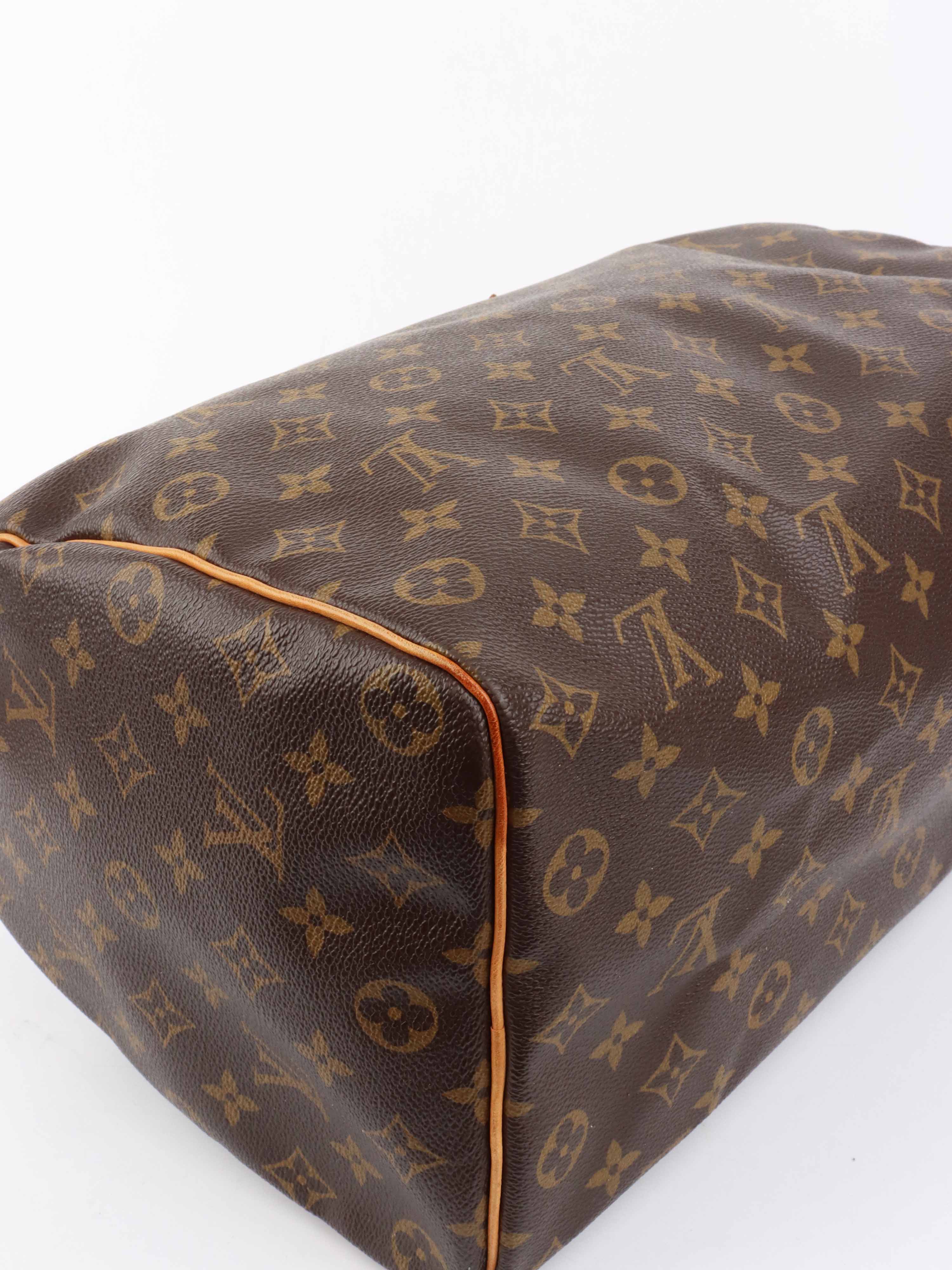 Louis Vuitton Monogram Speedy 30.