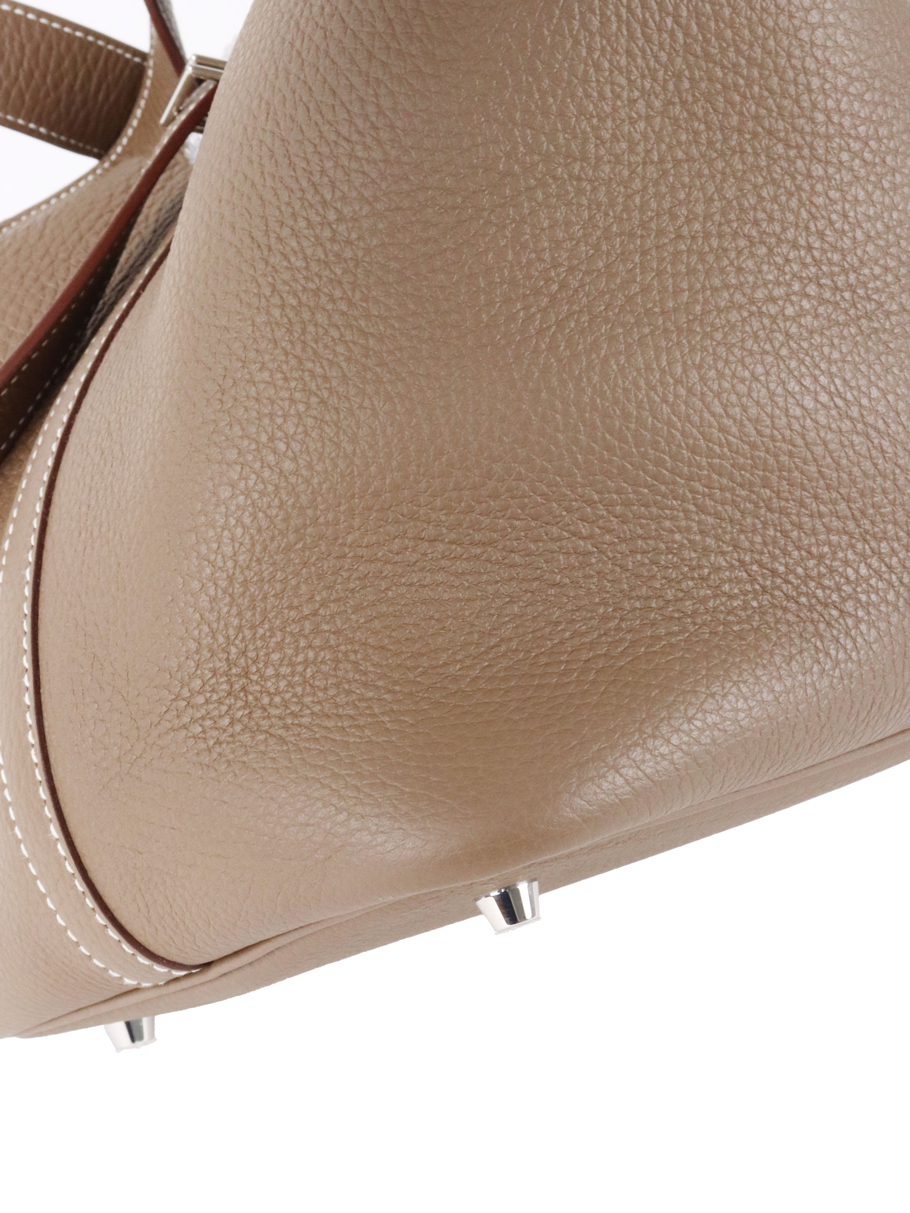 Hermes Etoupe Picotin 22 Bag