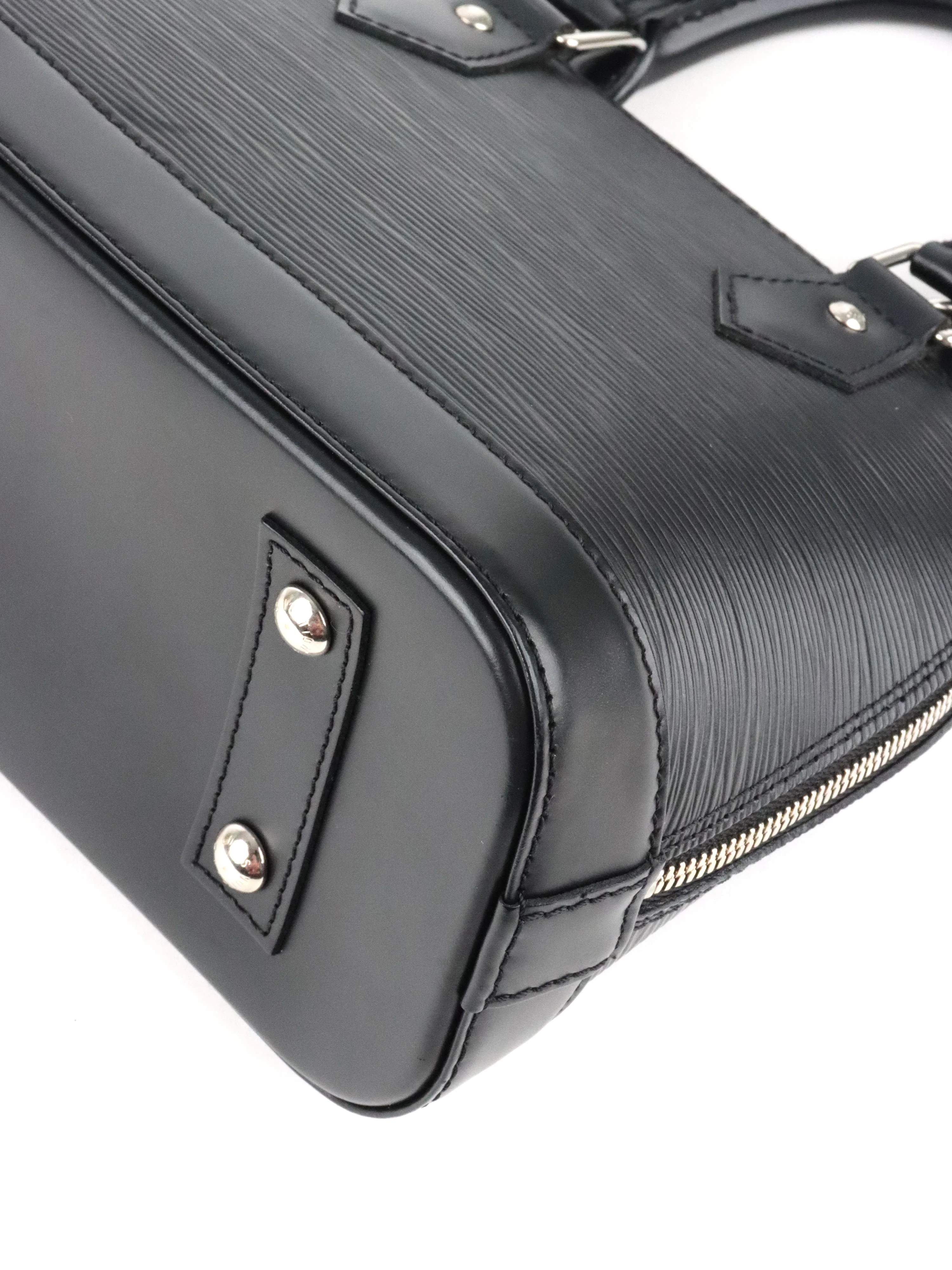 Louis Vuitton Black Epi Alma BB SHW