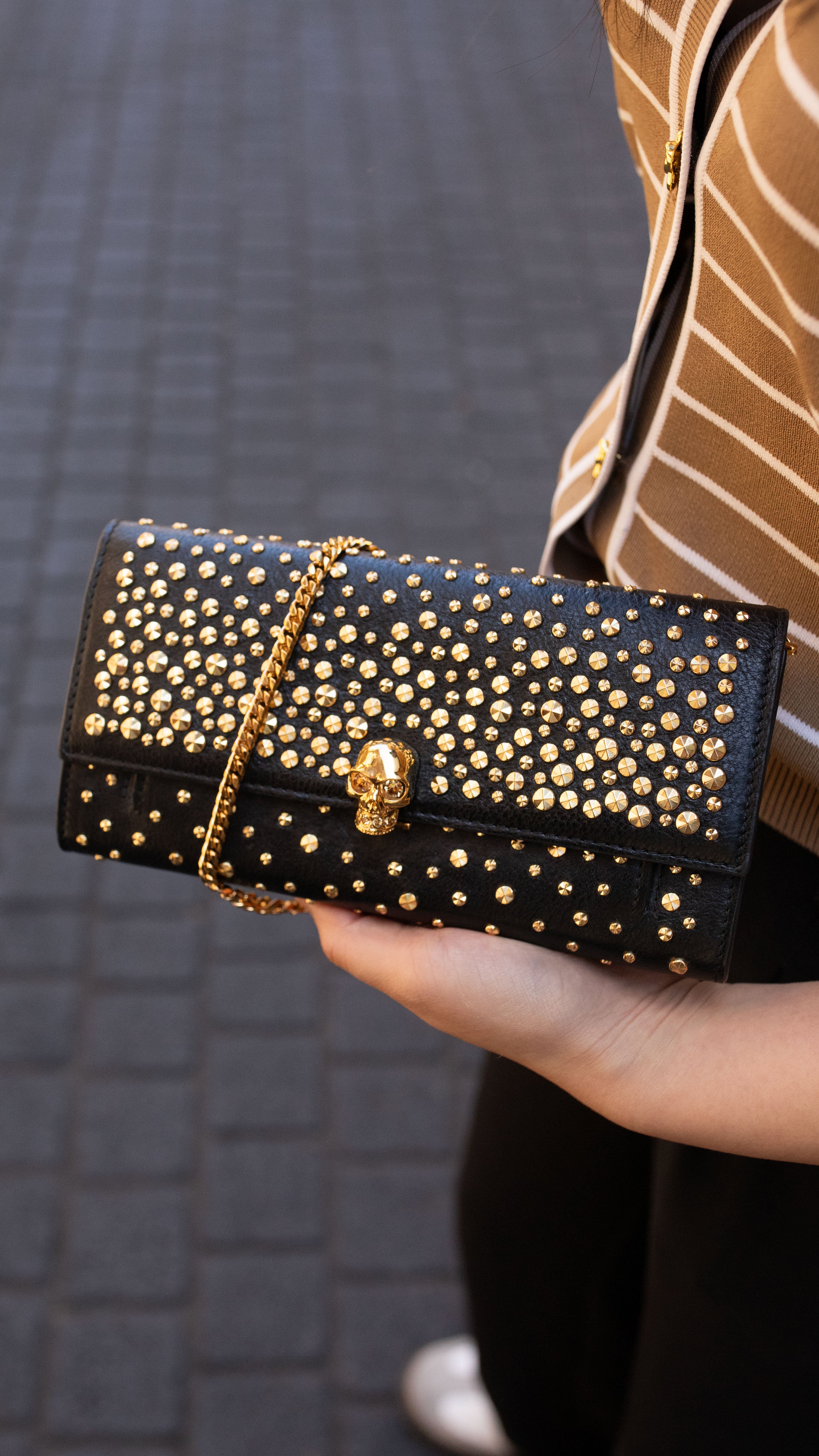 Alexander McQueen Studs  Skull Chain Clutch