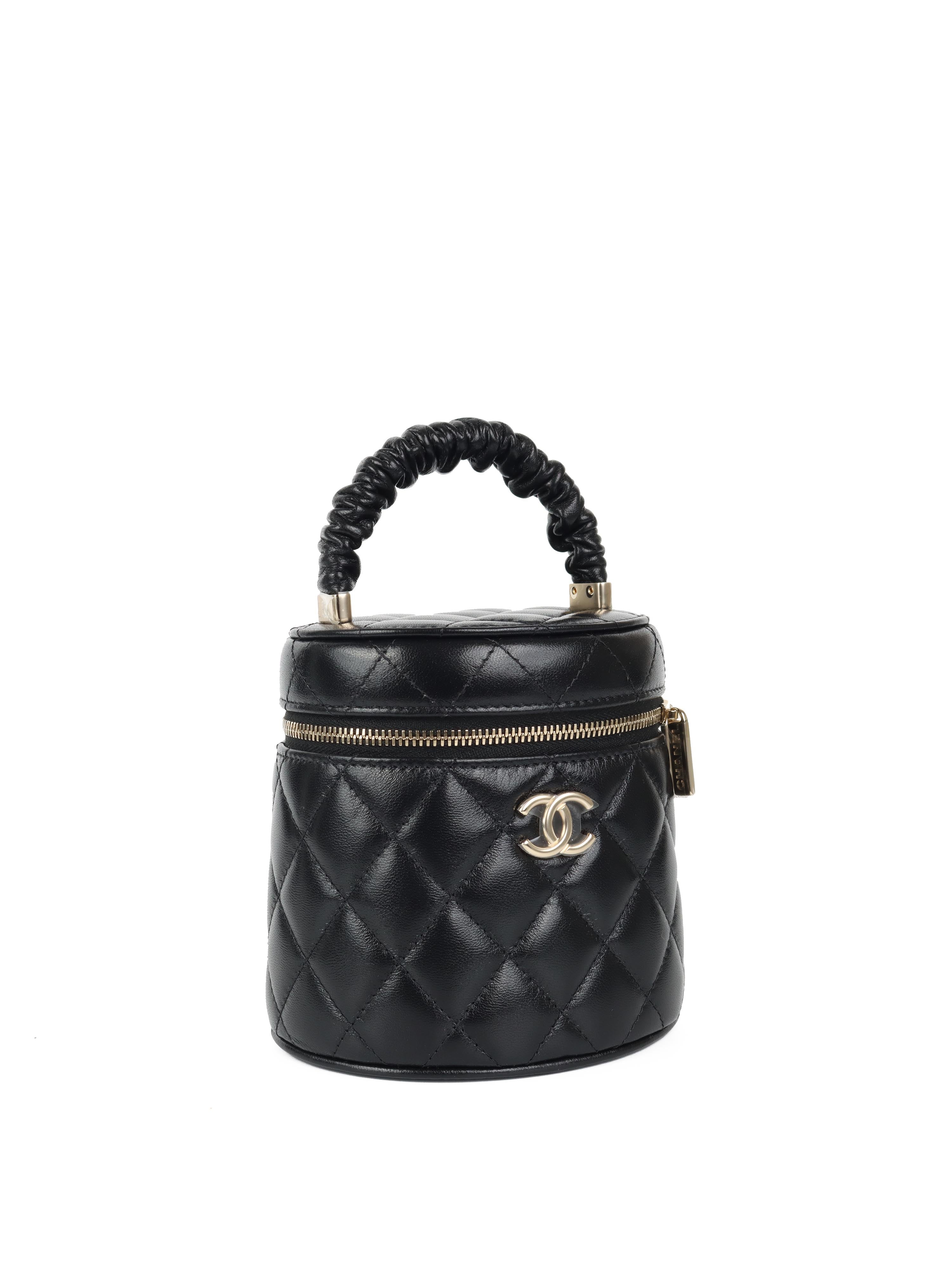 ChanelBlack22STopHandleVanityBag-2.jpg