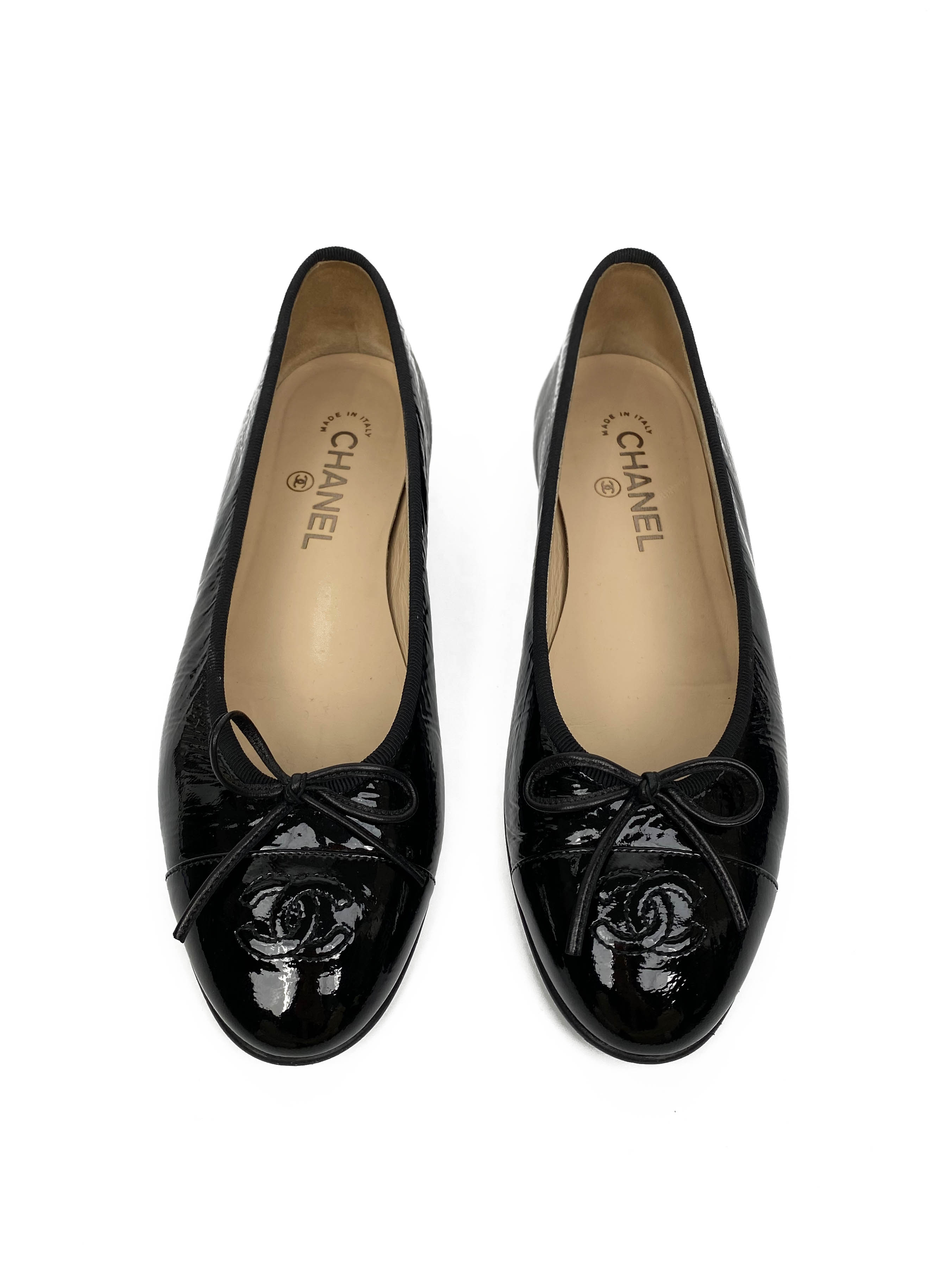 ChanelBlackCCCapToeBalletFlats39-2.jpg