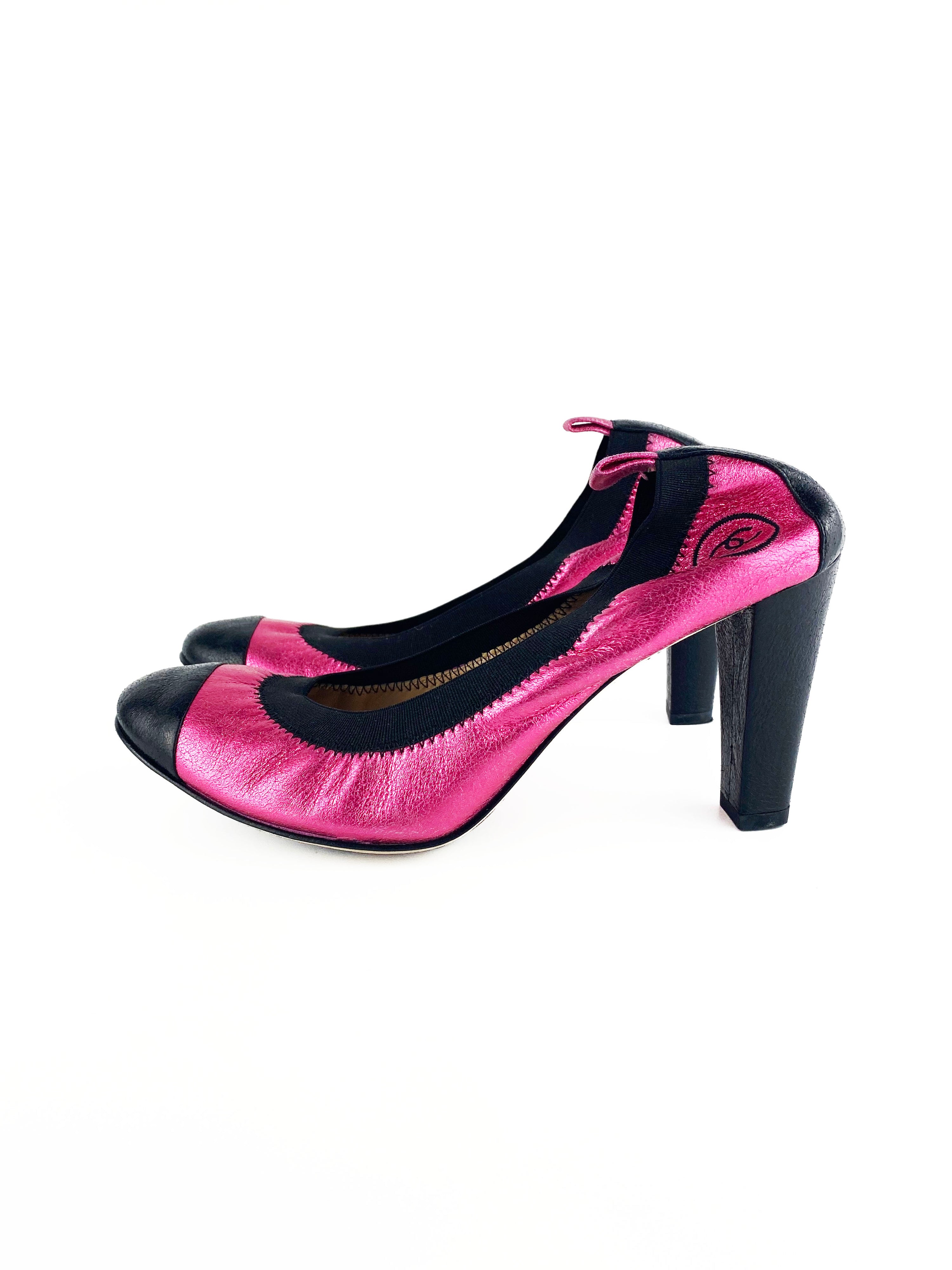 Chanel Black 
Pink CC Logo Pumps 38.5