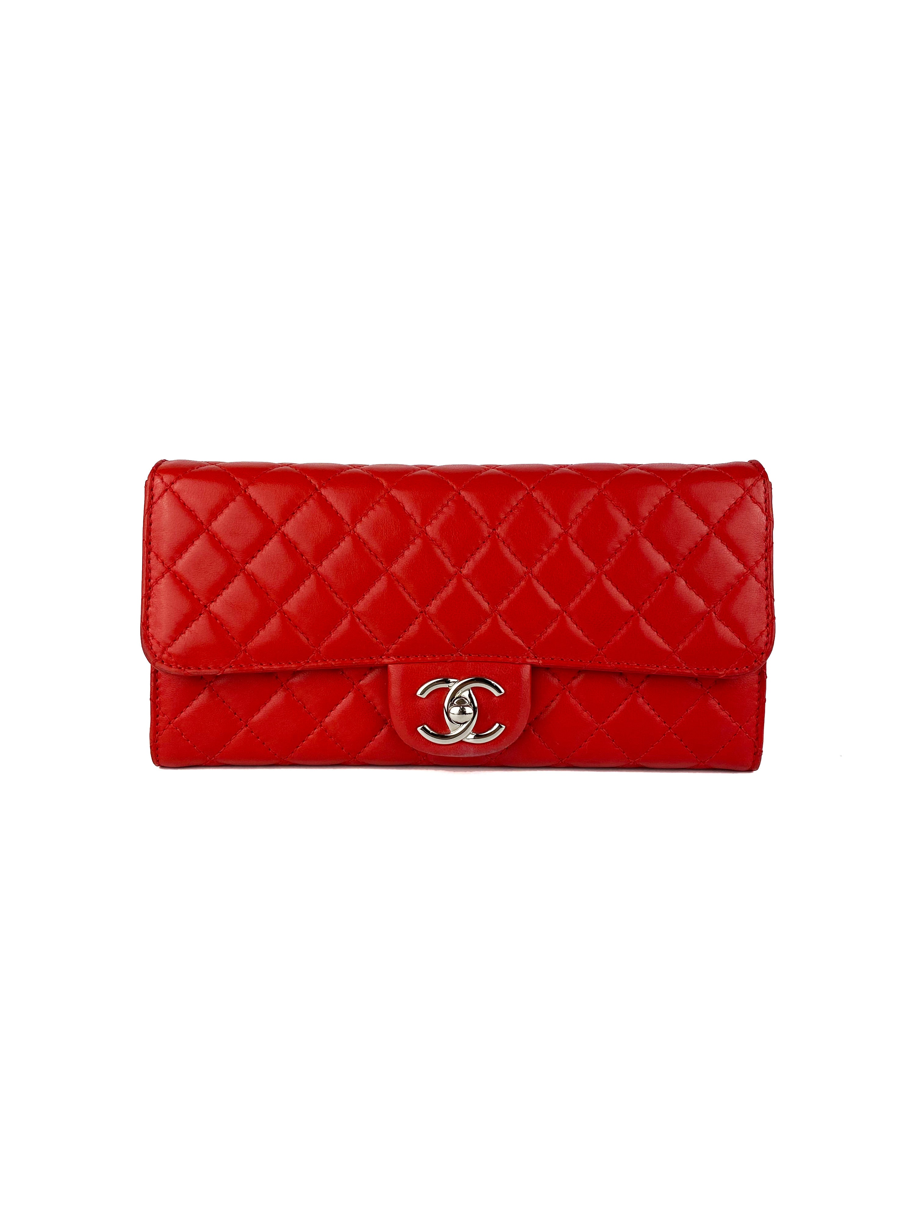 ChanelRedLambskinClassicFlapClutch-9.jpg