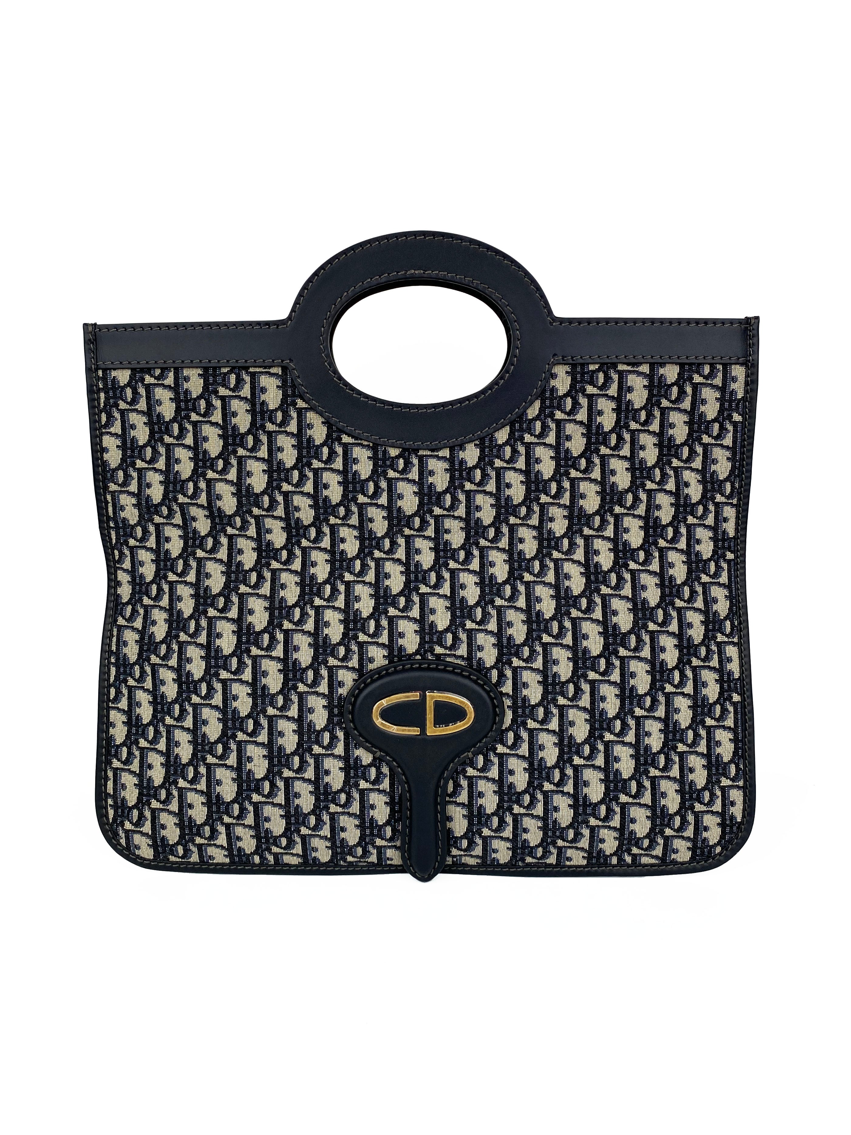 DiorObliqueMonogramFoldoverClutch-7.jpg