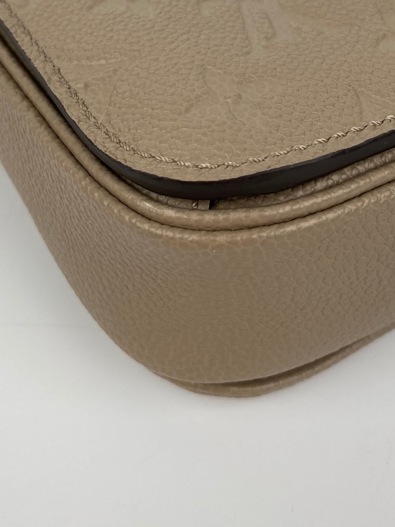 Louis Vuitton Beige Pochette Metis Bag