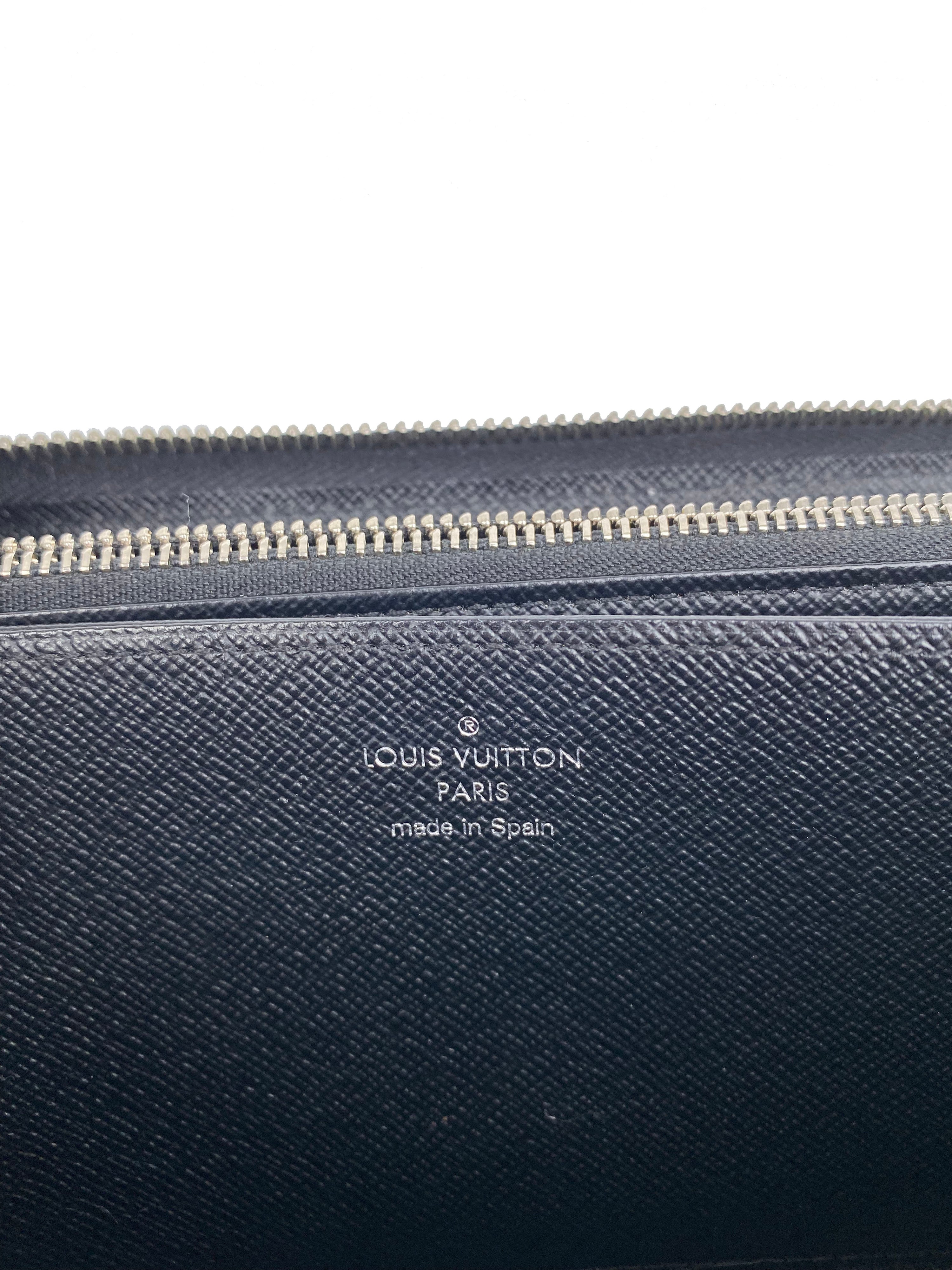 Louis Vuitton Black Zipped Epi Wallet