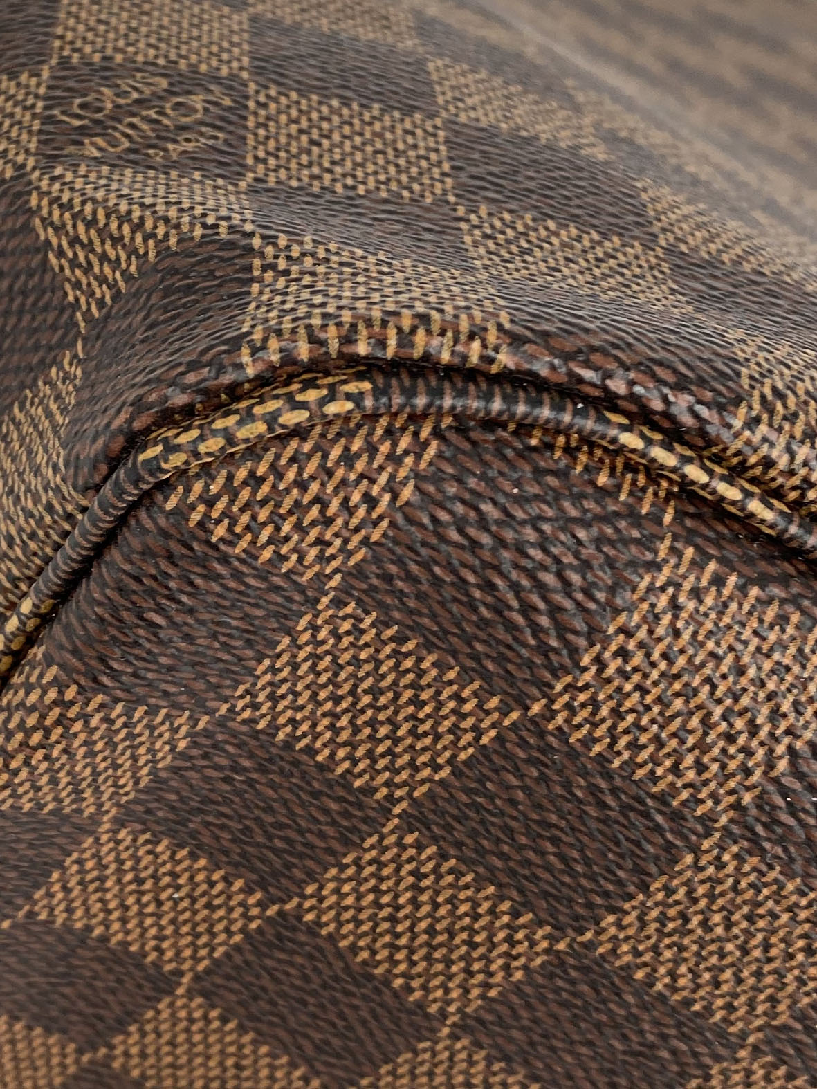 Louis Vuitton Damier Neverfull MM Bag