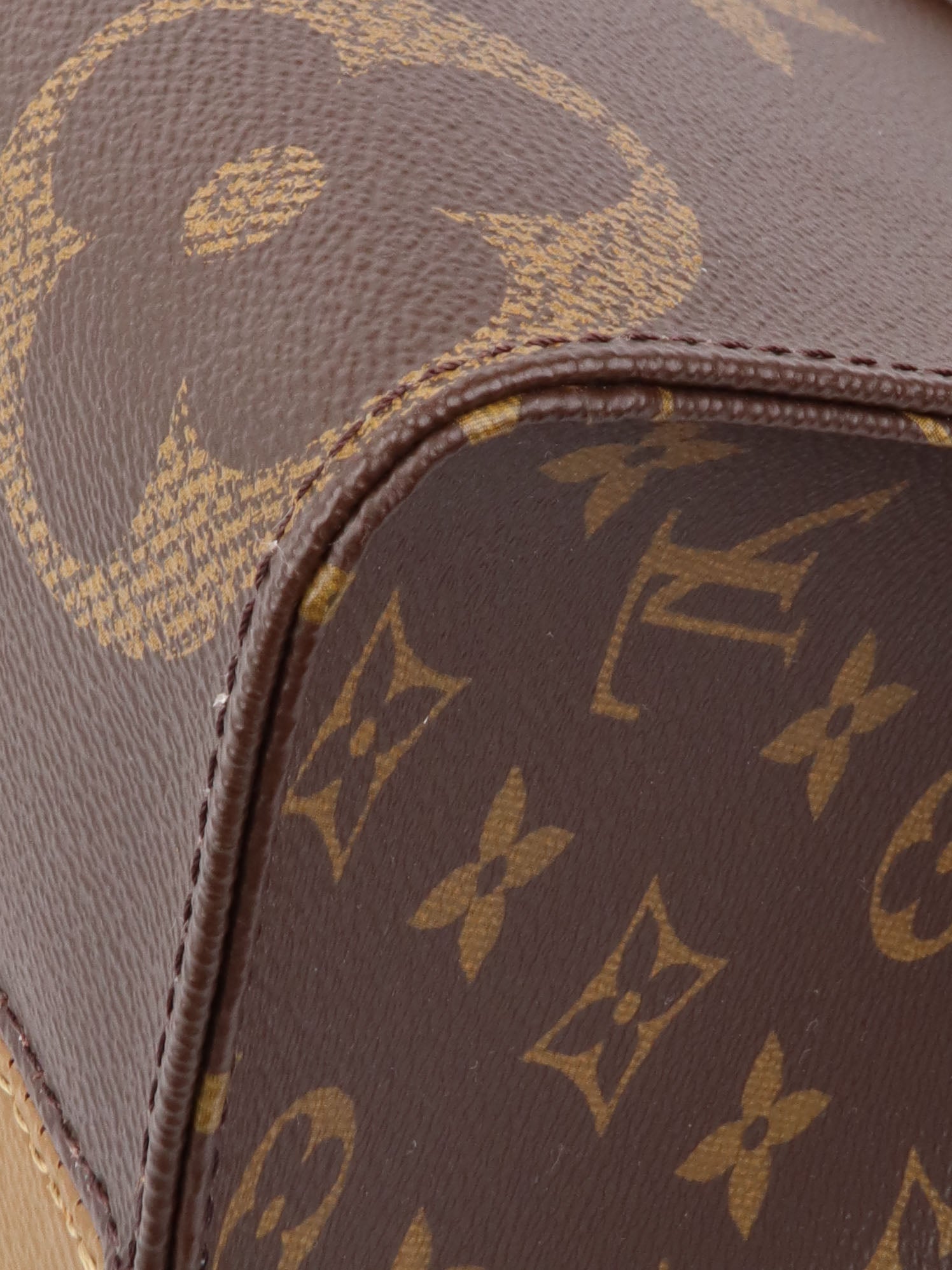 Louis Vuitton Monogram OnTheGo MM