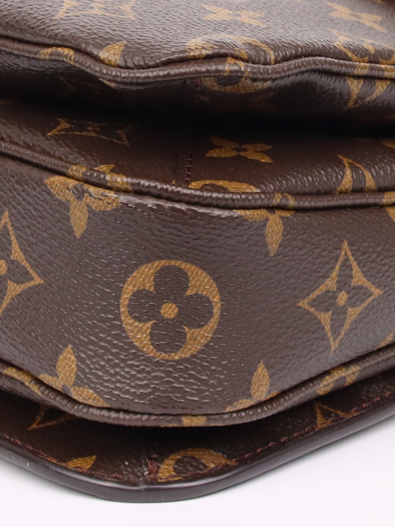 Louis Vuitton Monogram Pochette Metis Bag