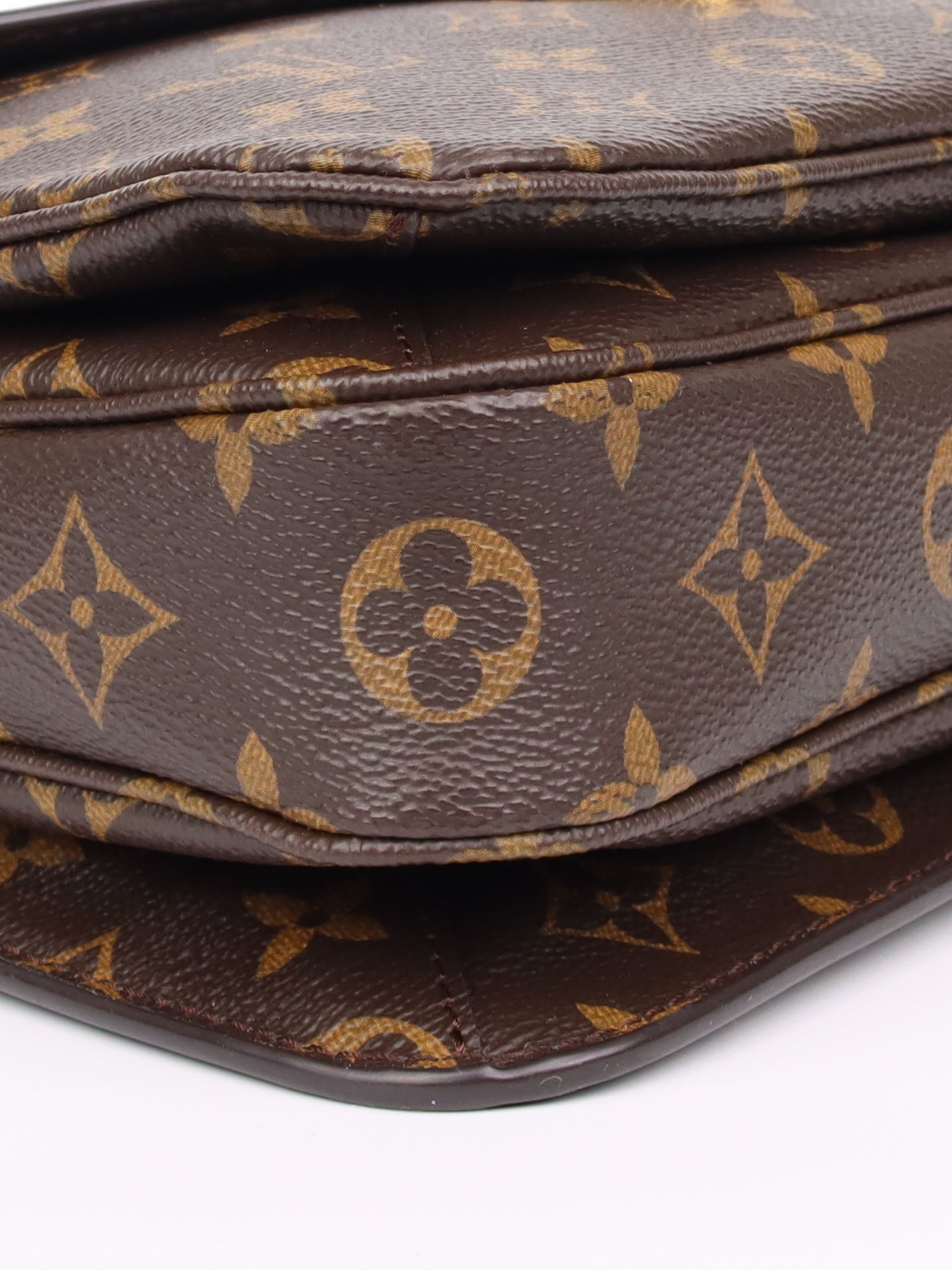 Louis Vuitton Monogram Pochette Metis Bag