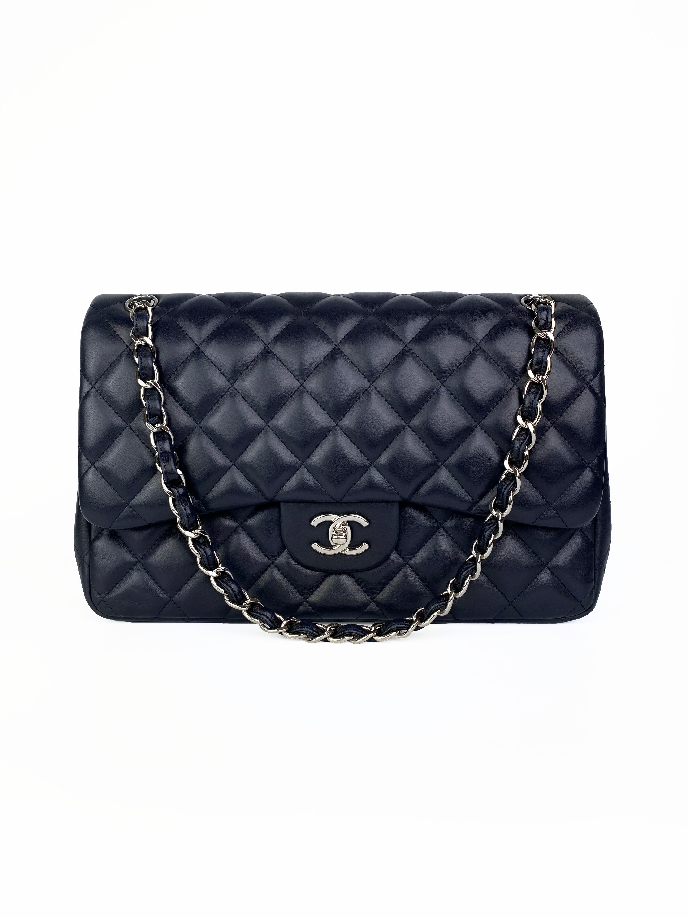 chanel-navy-jumbo-classic-1.jpg