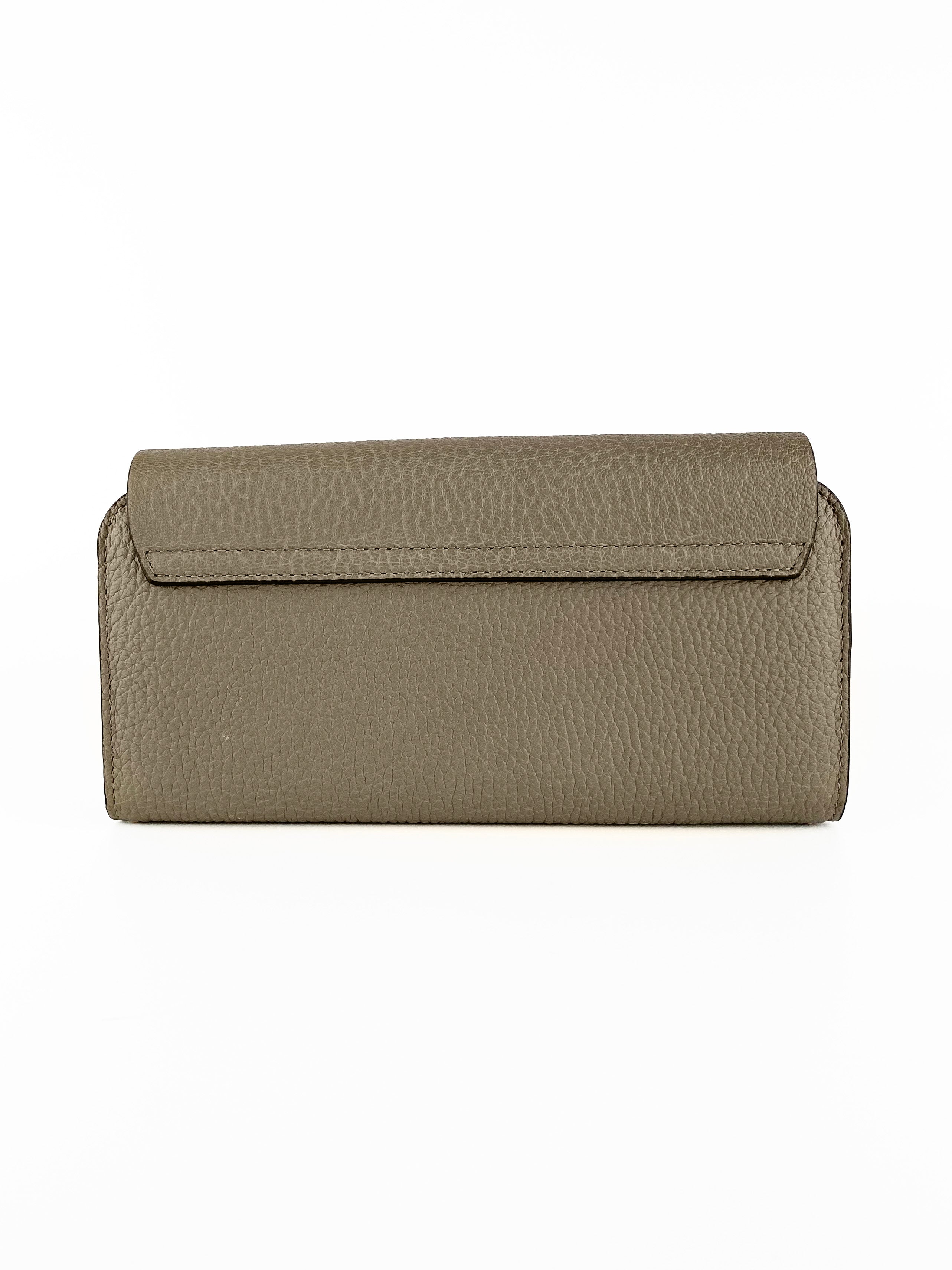 chloe-grey-drew-wallet-7.jpg