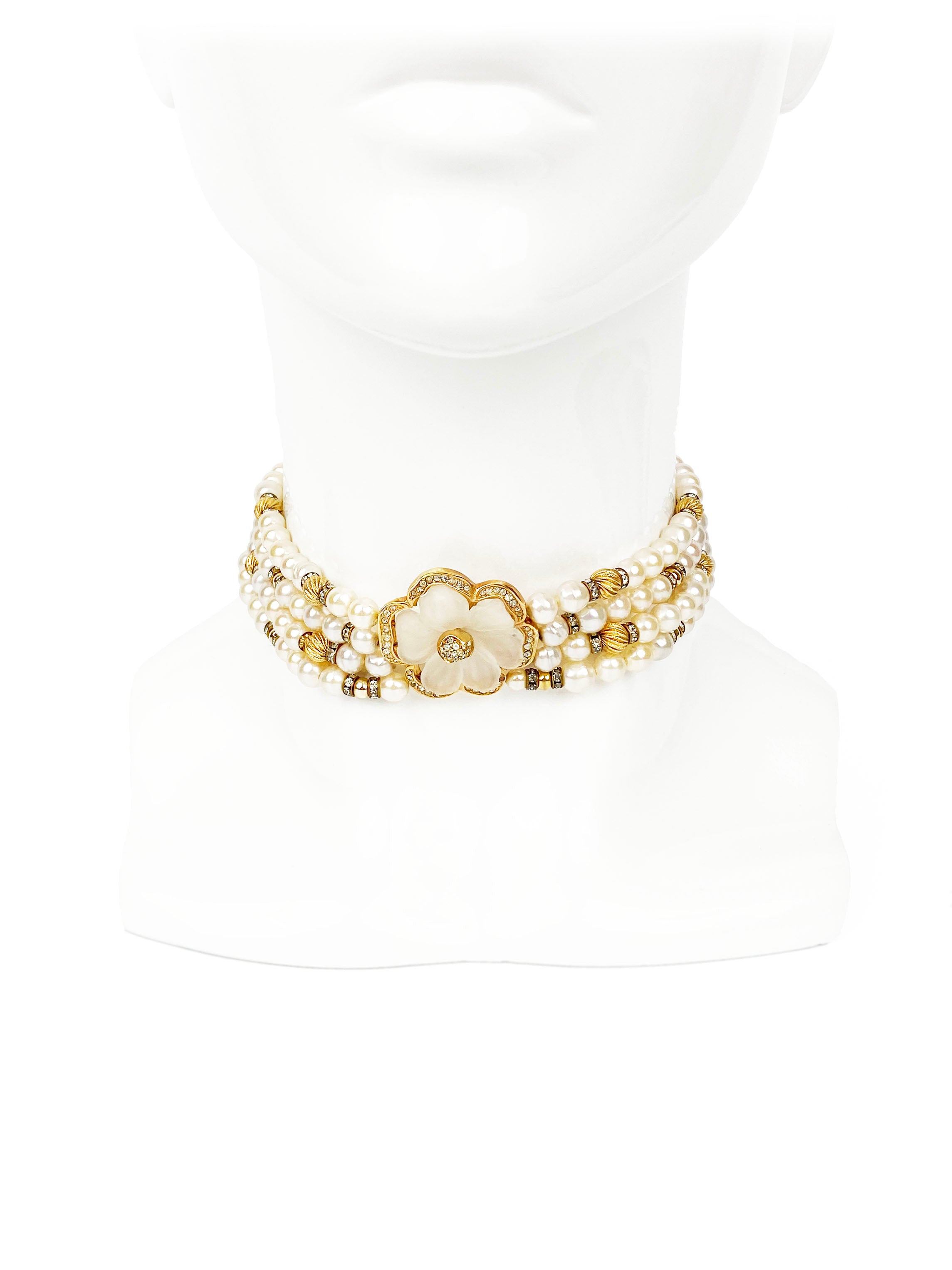 dior-pearl-choker-1.jpg