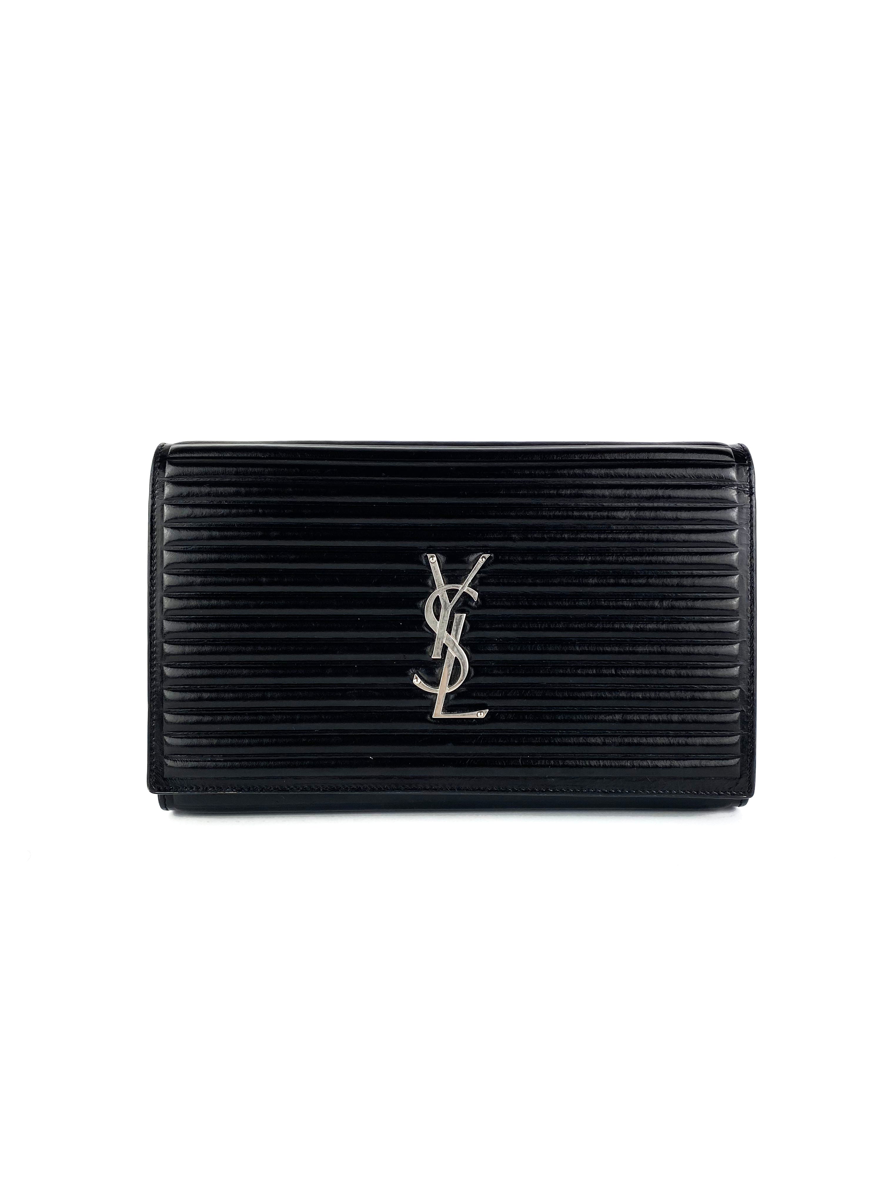 saint-laurent-classic-chain-wallet-7.jpg